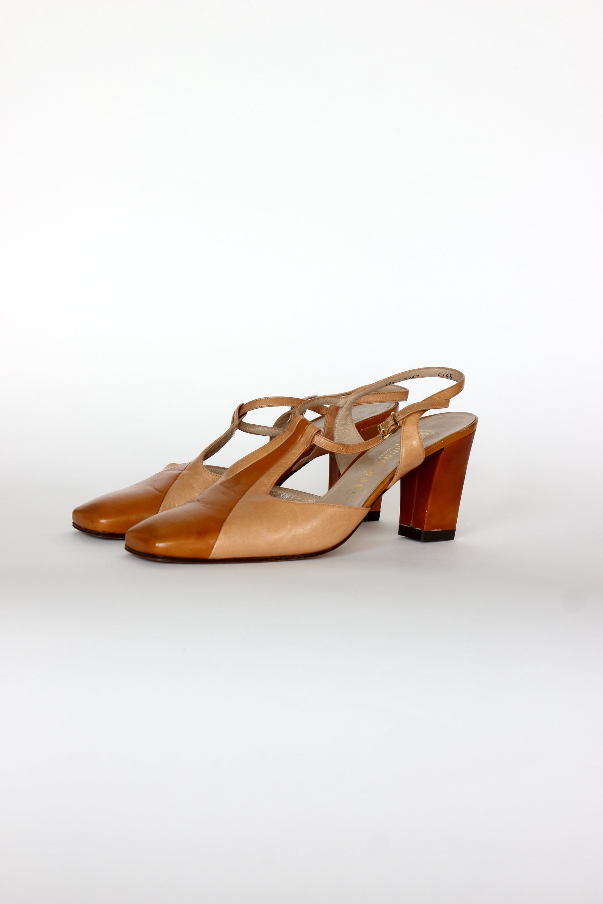 1960s Beige and Brown Leather Mid Heel Shoes // Size EU 9,5 US 8 UK 6