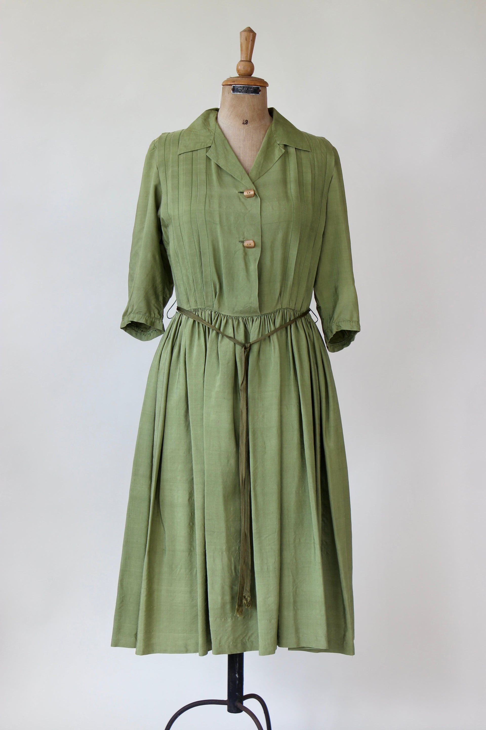 1970s Green Silk Designer Shirt Dress//Size S/M