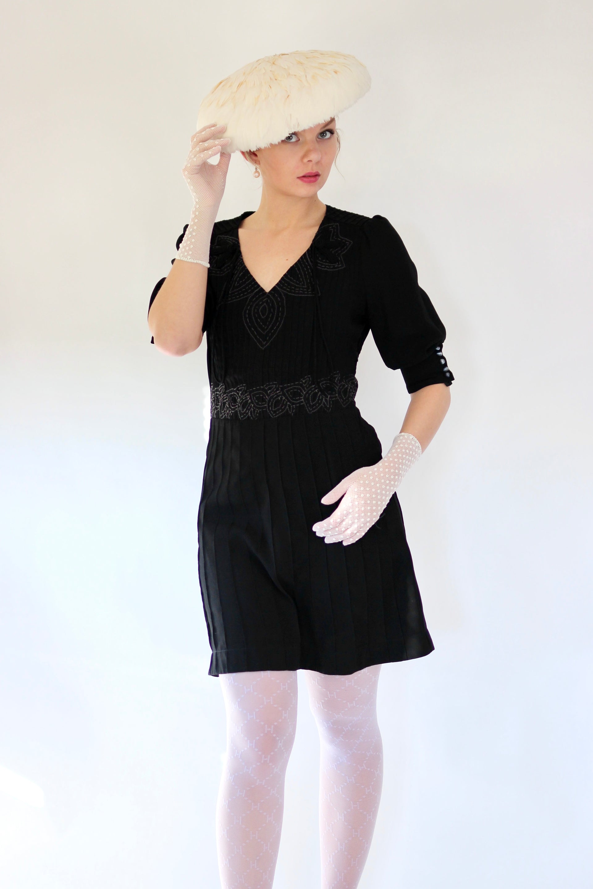Vintage Black Mini Dress with Grey Embroidery//Size M