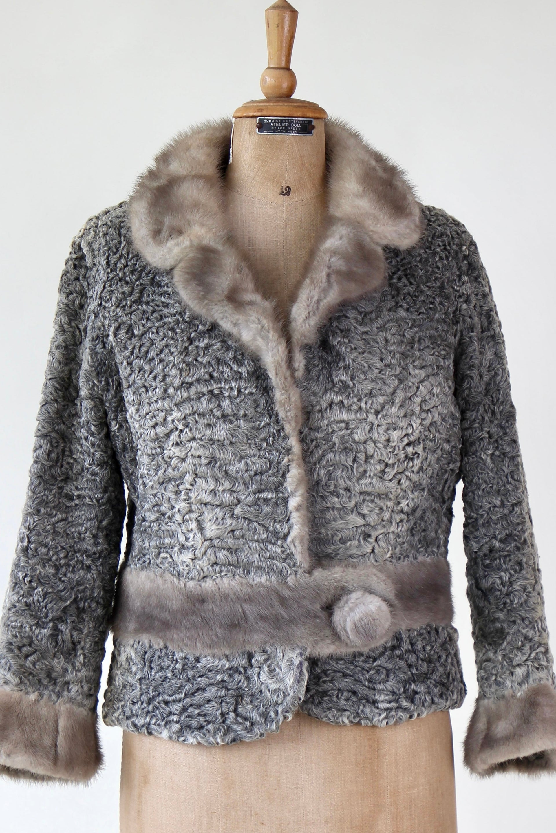 1950s Vintage Grey Lamb Fur and Mink Fur Short Jacket // Size M
