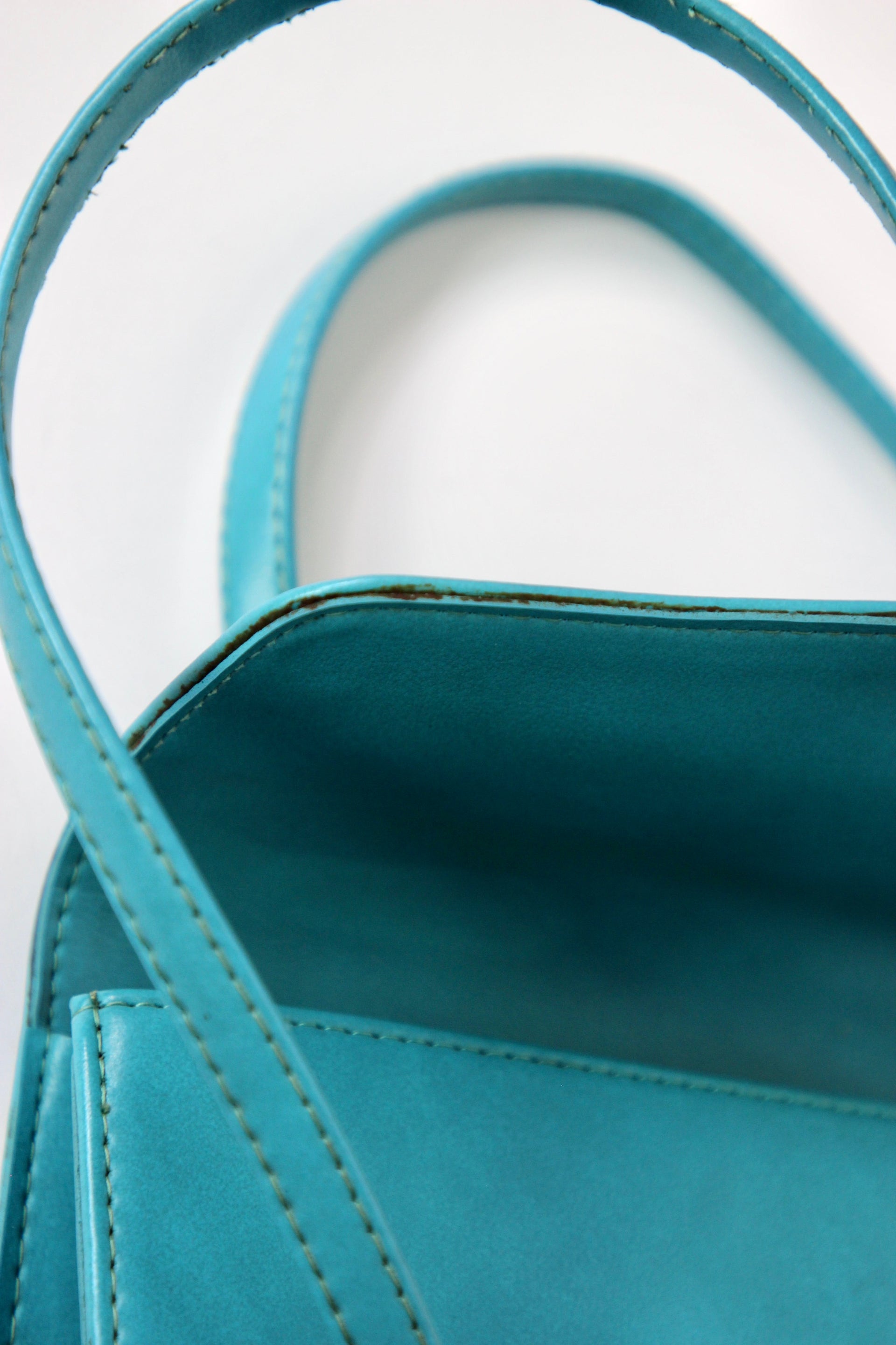 1970s Vintage Blue Vinyl Purse / Top Handle Bag