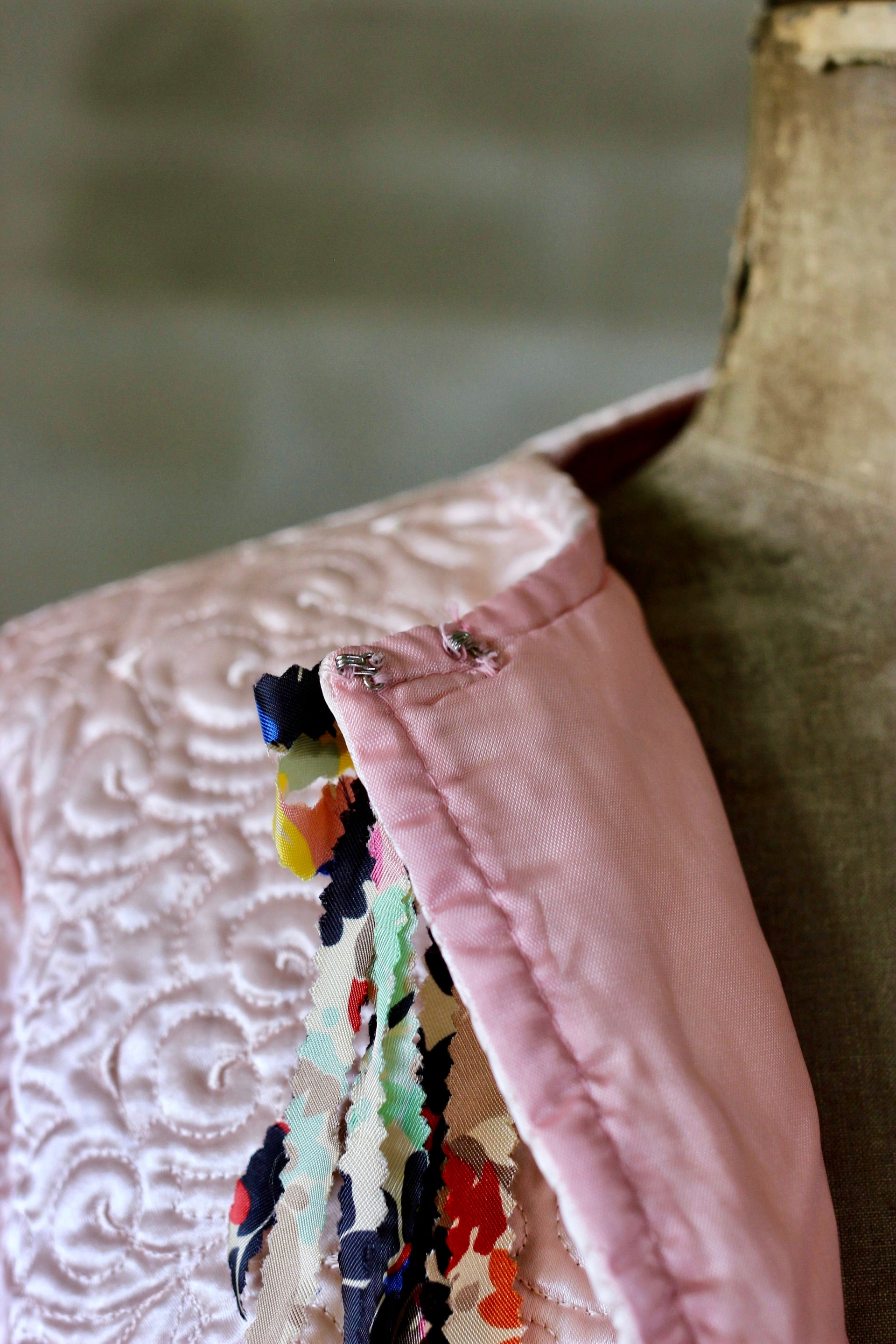 1930s Vintage Bed Jacket//Pink Satin//Art Deco Quilted Jacket//Size M