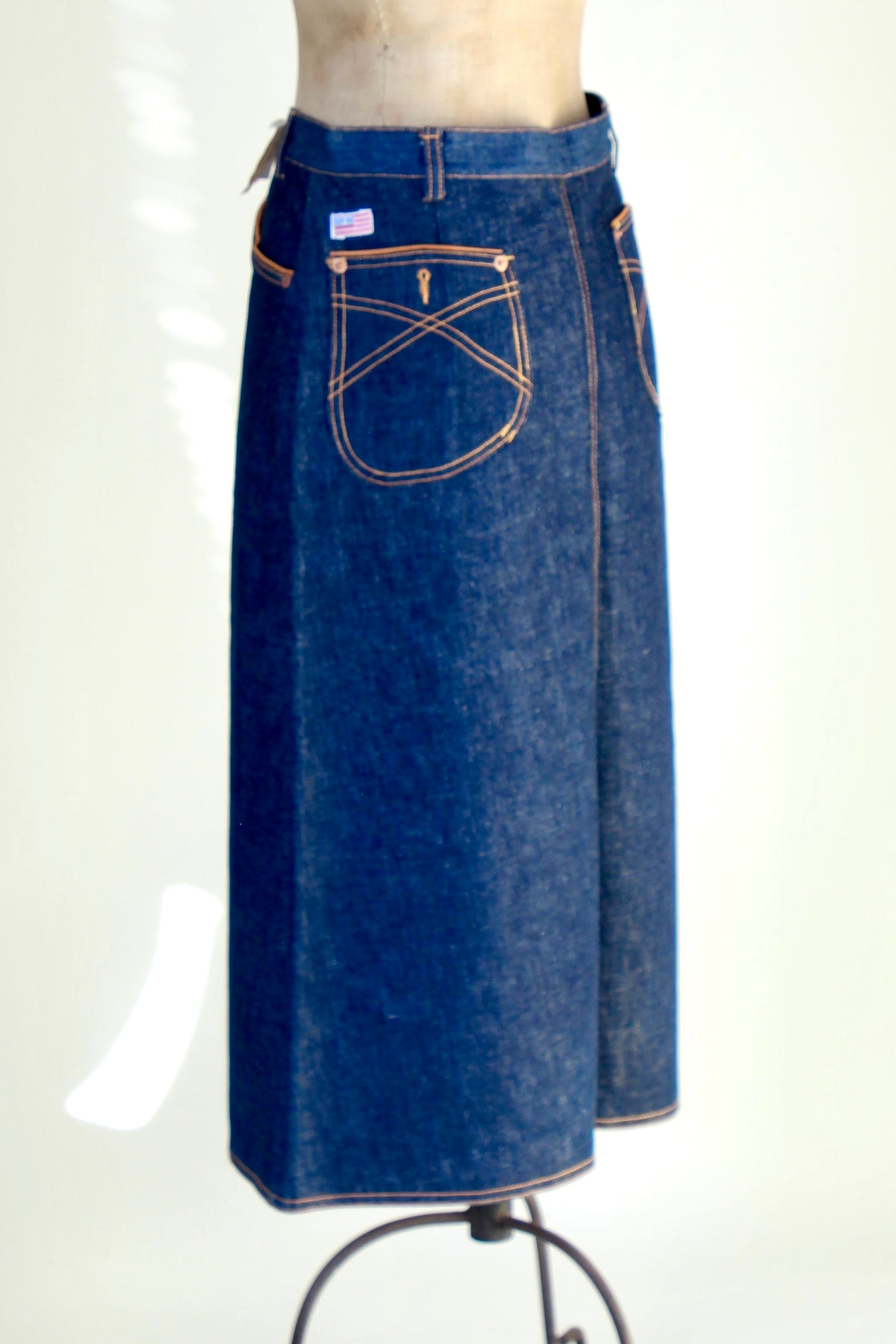 1970s DEADSTOCK Blue Denim Vintage Skirt With // Size M