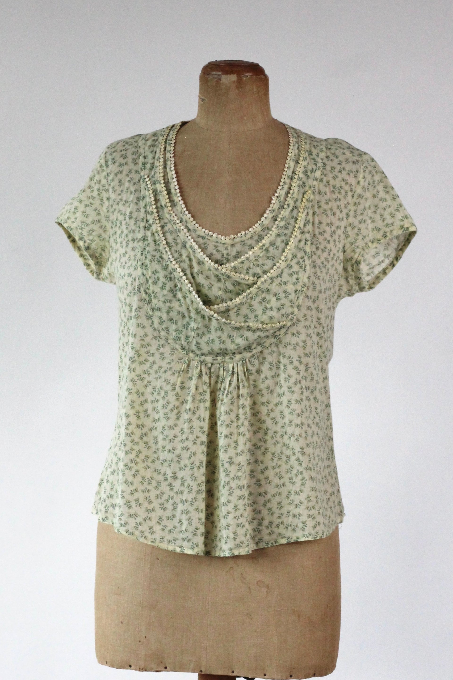 Y2K Vintage Light Yellow Floral Cotton Blouse//Danish Design//Size S/M
