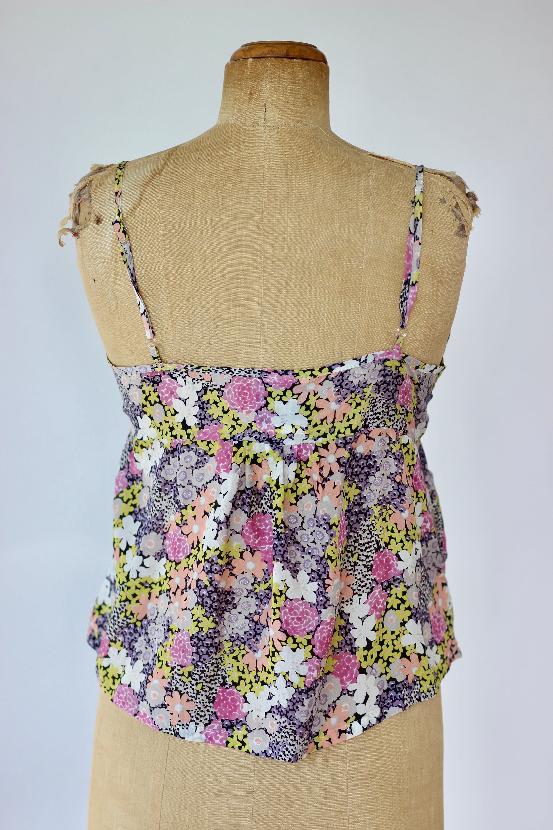 Vintage Floral Silk Top in Bright Colors //Danish Design//Size M