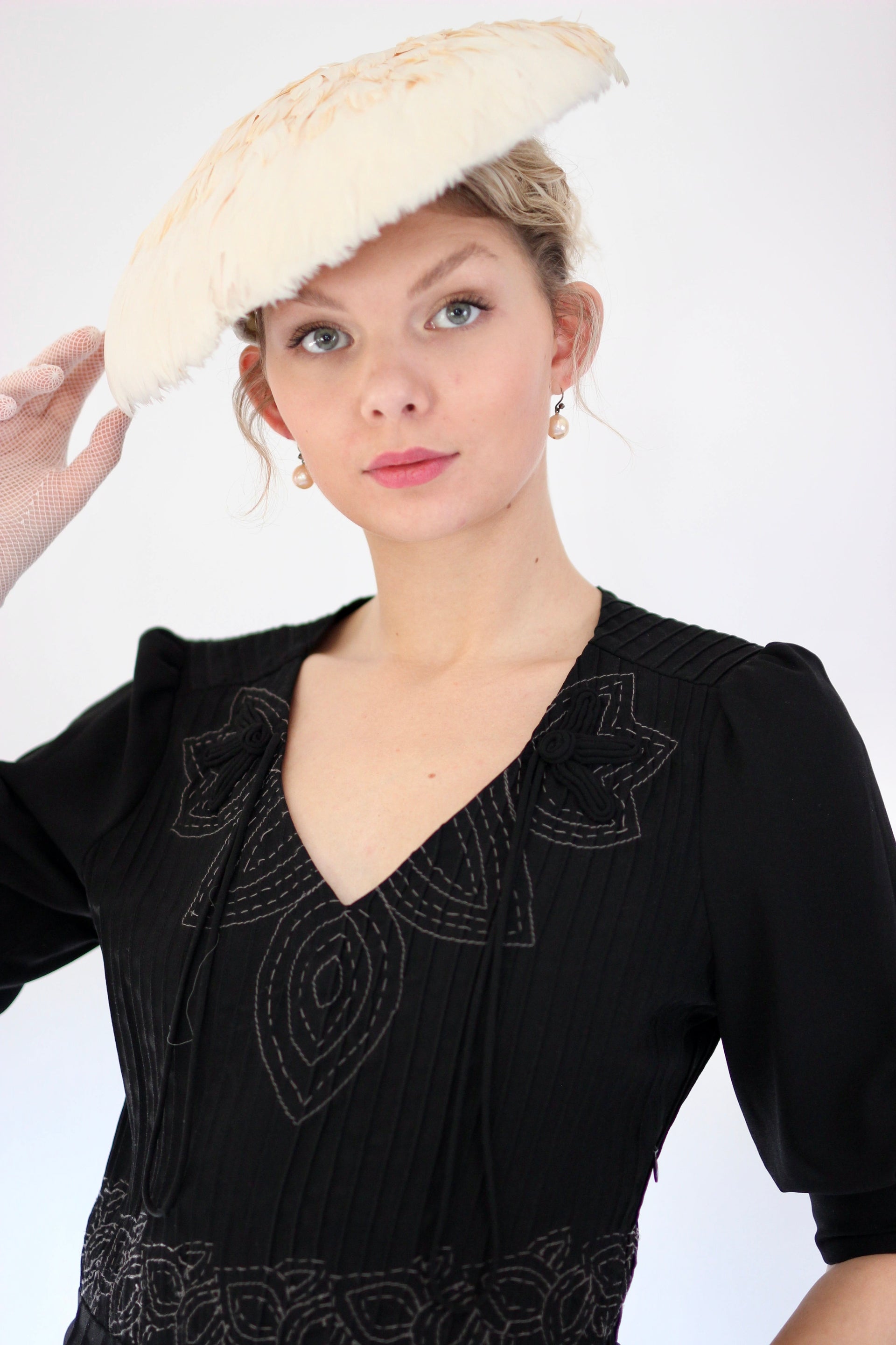 Vintage Black Mini Dress with Grey Embroidery//Size M