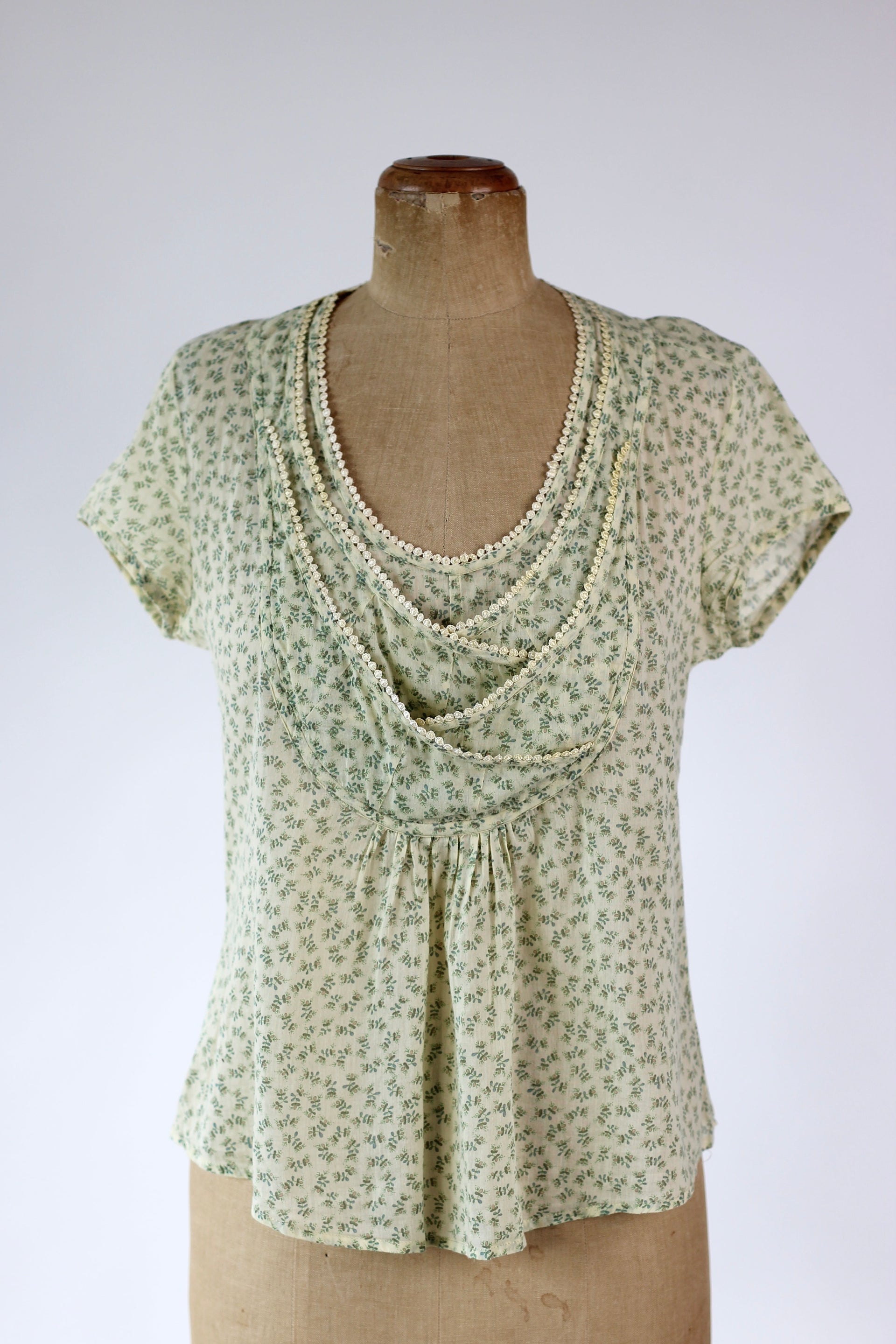 Y2K Vintage Light Yellow Floral Cotton Blouse//Danish Design//Size S/M