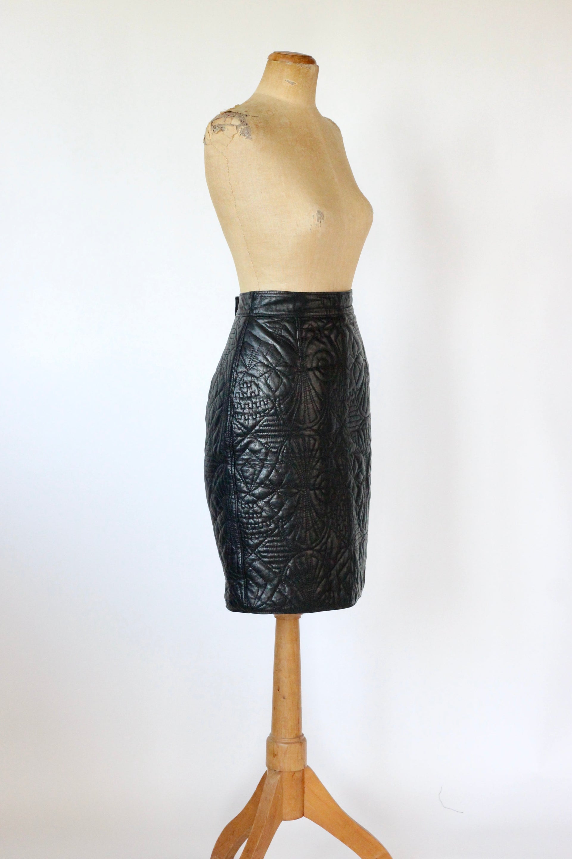 1990s Vintage Black Quilted Leather High Waisted Skirt//Size S/M