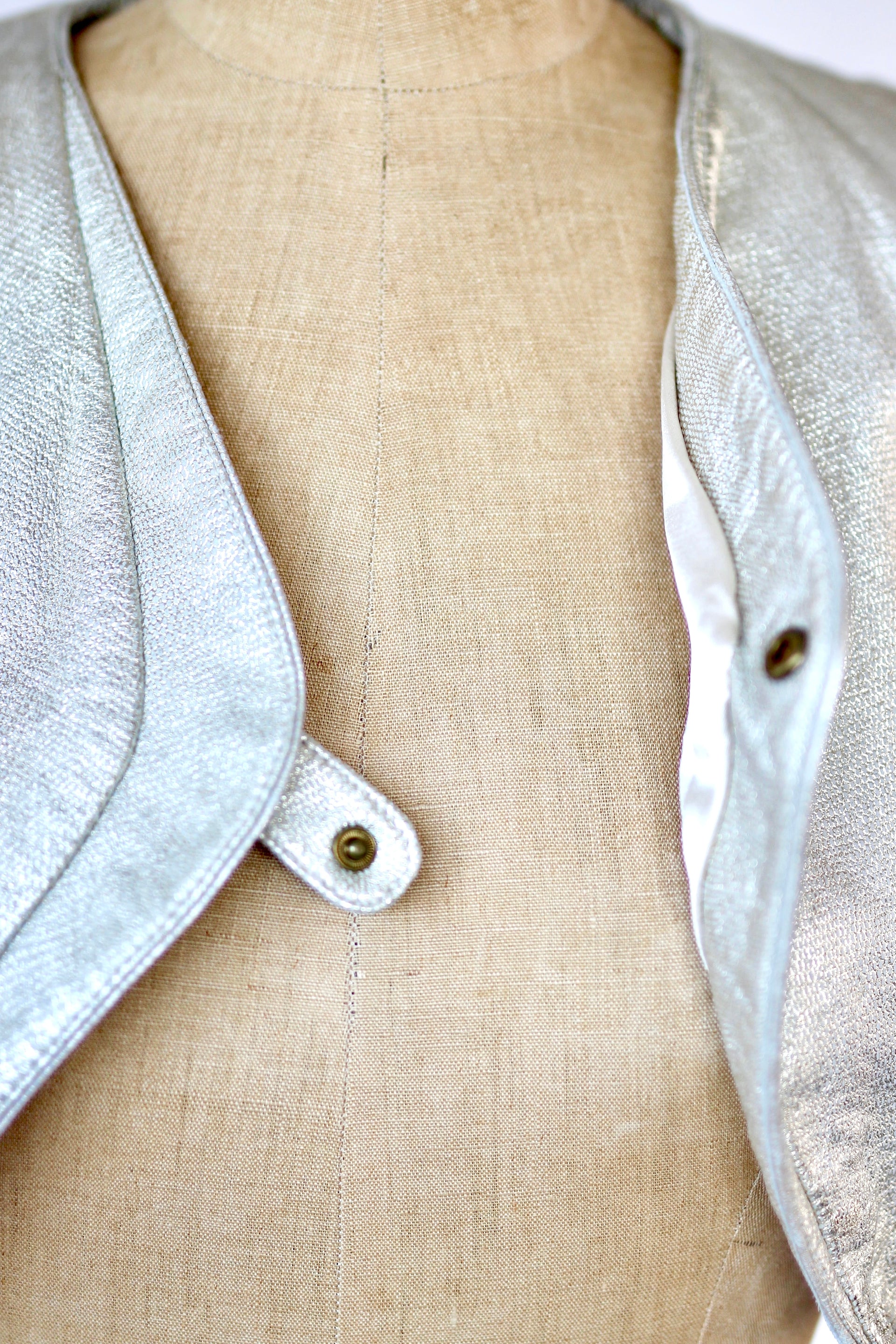 Y2K Vintage Silver Leather Crop Jacket//Danish Design//Size M
