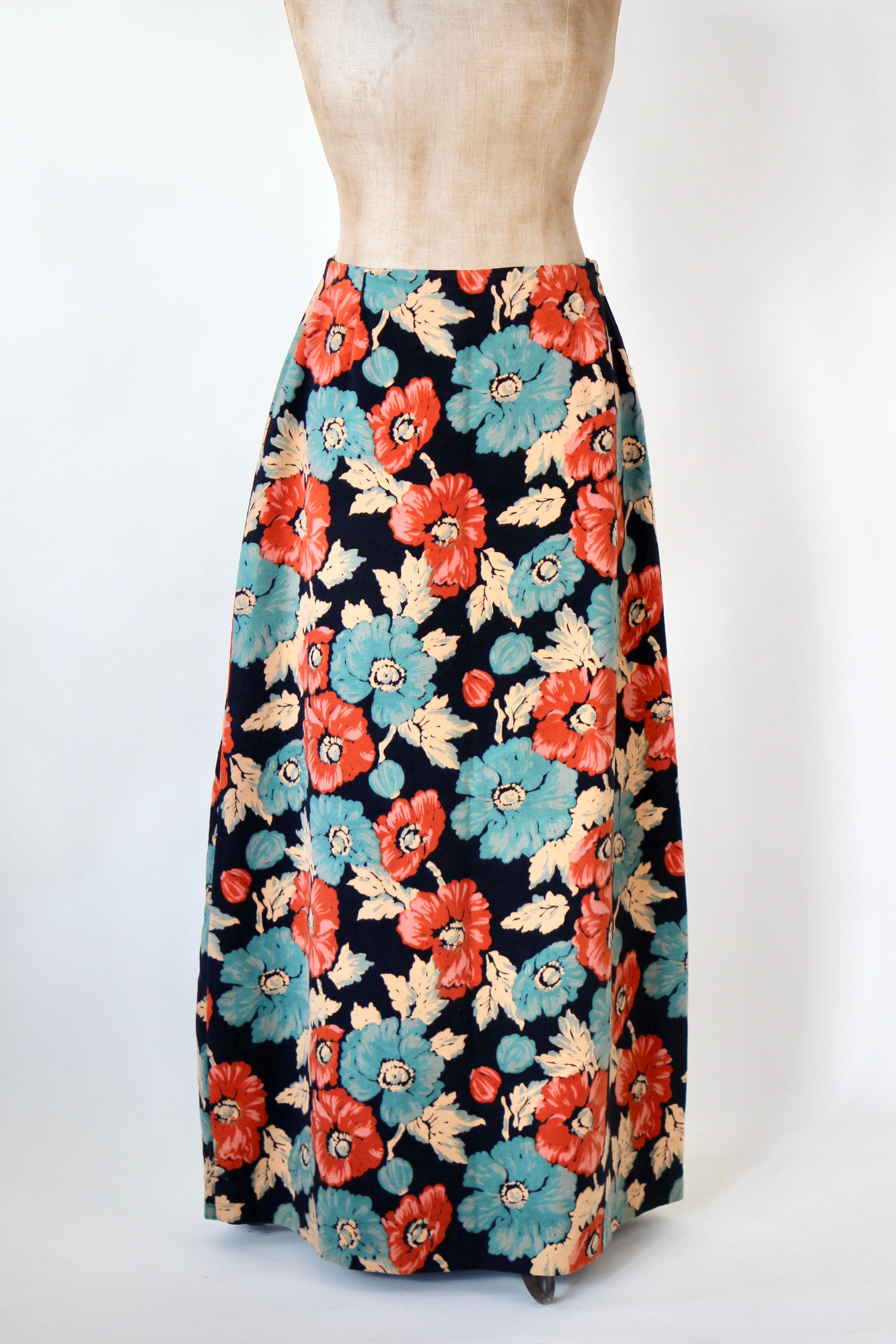 1970s High Waisted Velvet Maxi Skirt // Size S/M