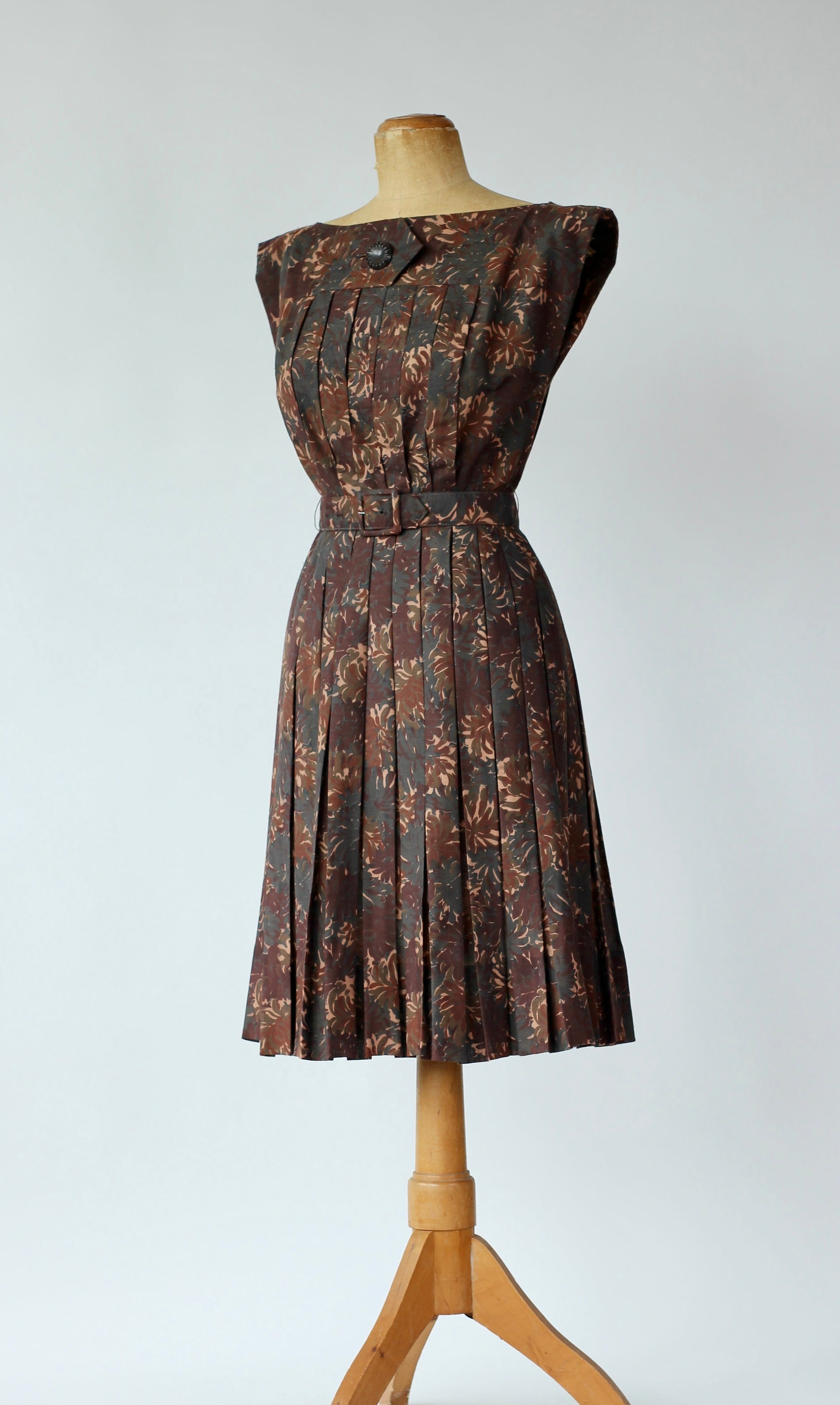 1950s Brown Cotton Dress with Abstract Floral Print//Size XS/S