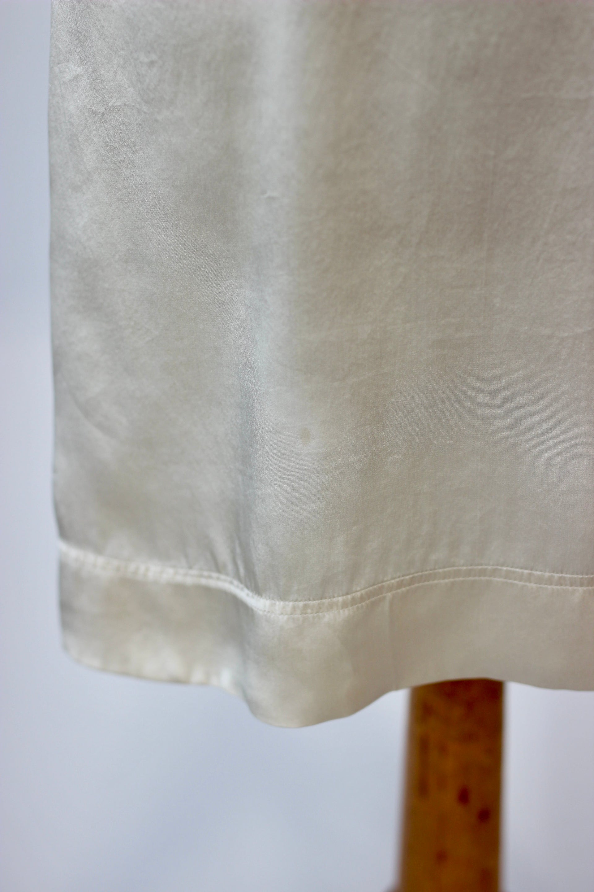 Vintage Ivory Sleeveles Silk Dress with Flower Applique //Danish Design//Size M