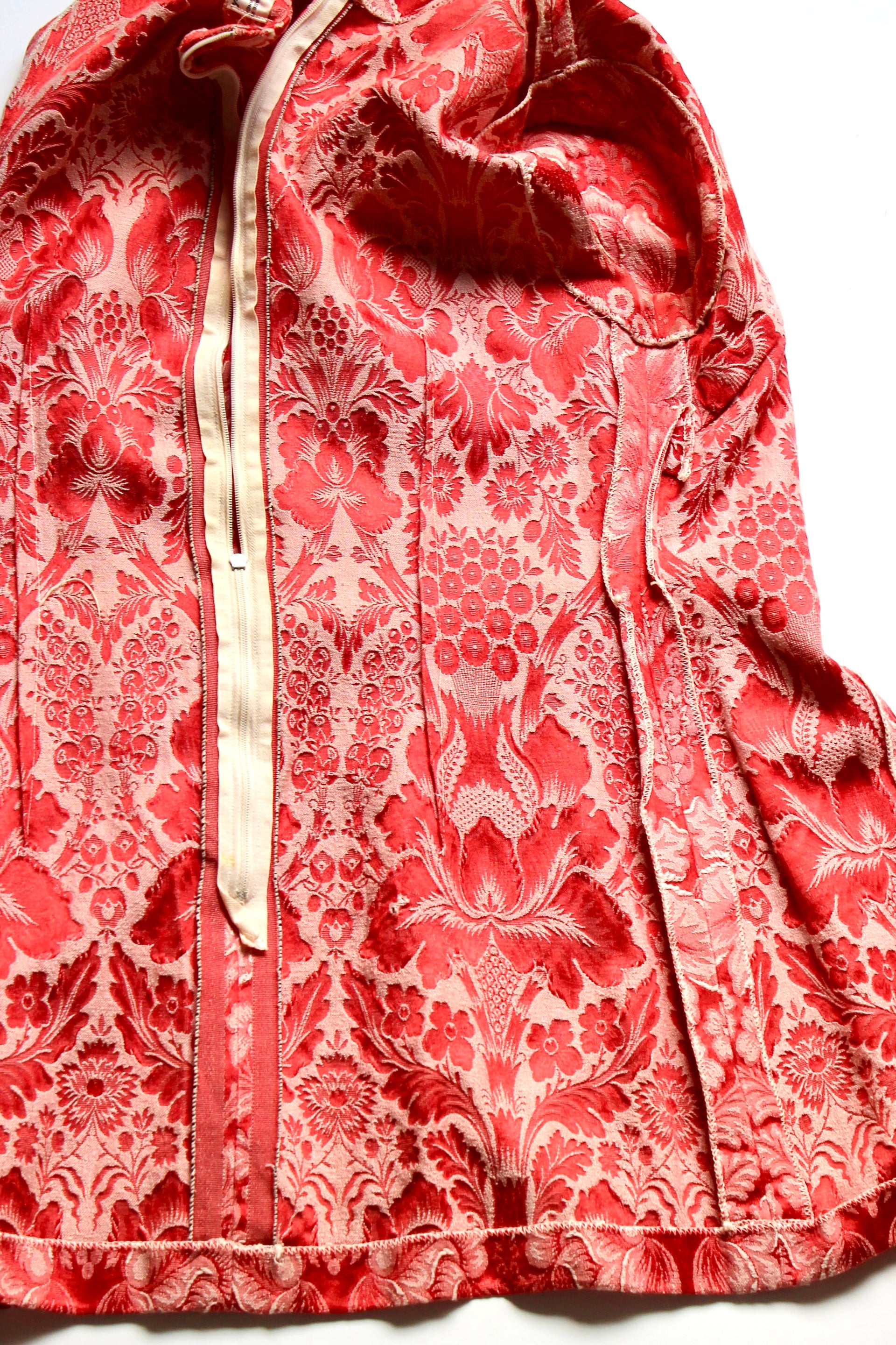 1950s Vintage Red and White Brocade Pantsuit // Size XS