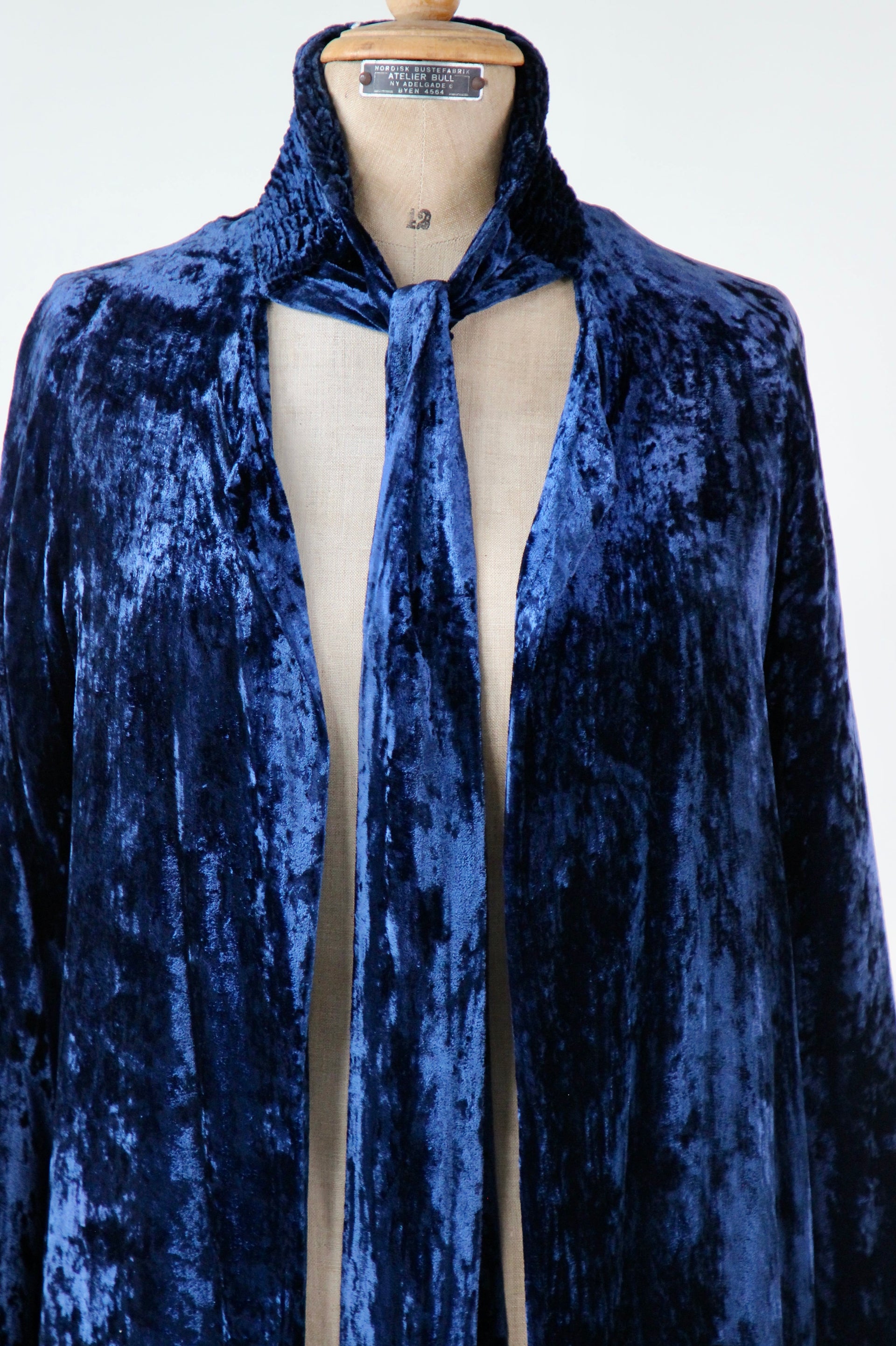 1920s 1930s Blue Silk Velvet Opera Coat//Size M