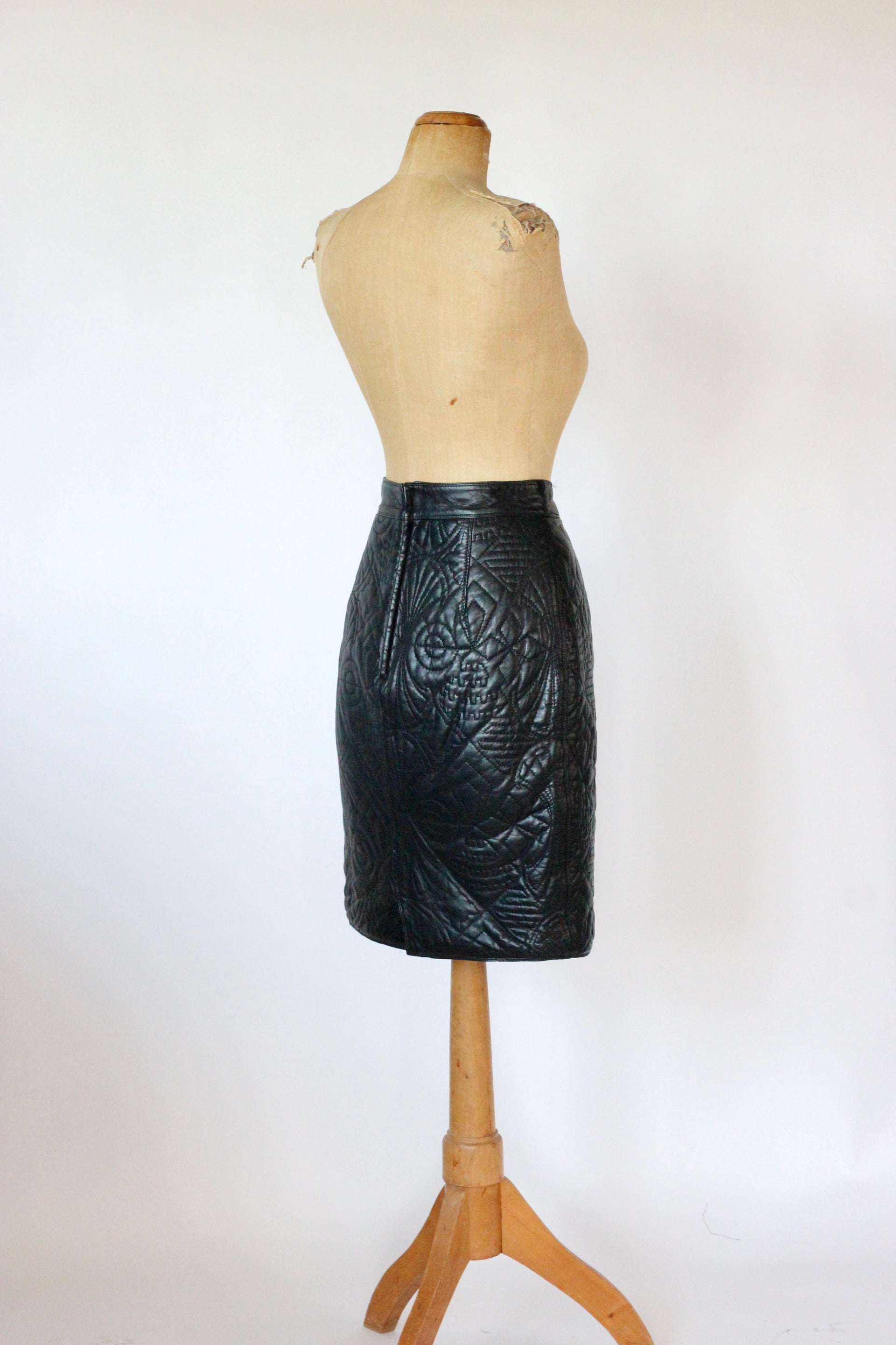 1990s Vintage Black Quilted Leather High Waisted Skirt//Size S/M