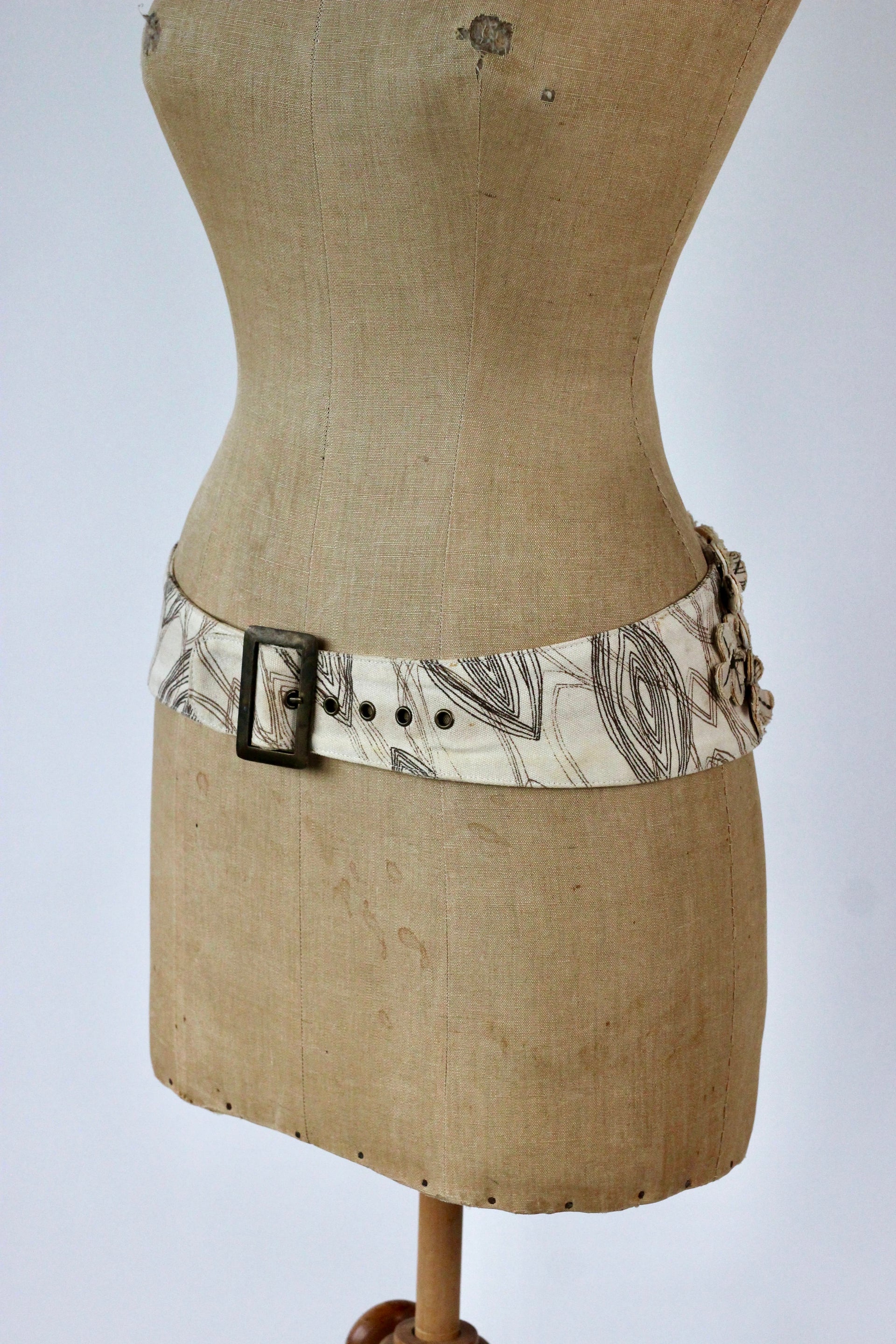 Vintage Y2K Cotton Belt with 3D Flowers // Size S/M
