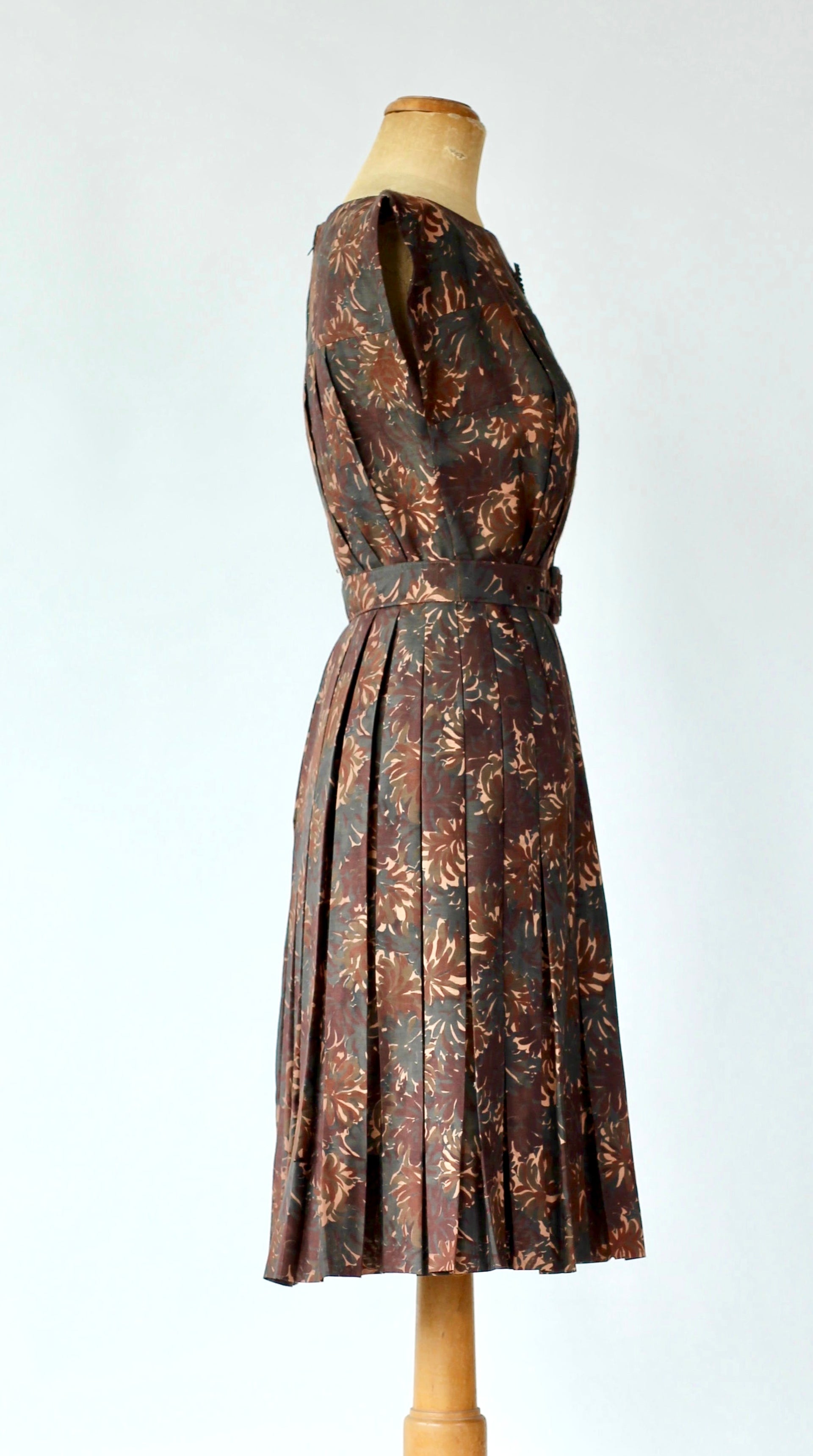 1950s Brown Cotton Dress with Abstract Floral Print//Size XS/S