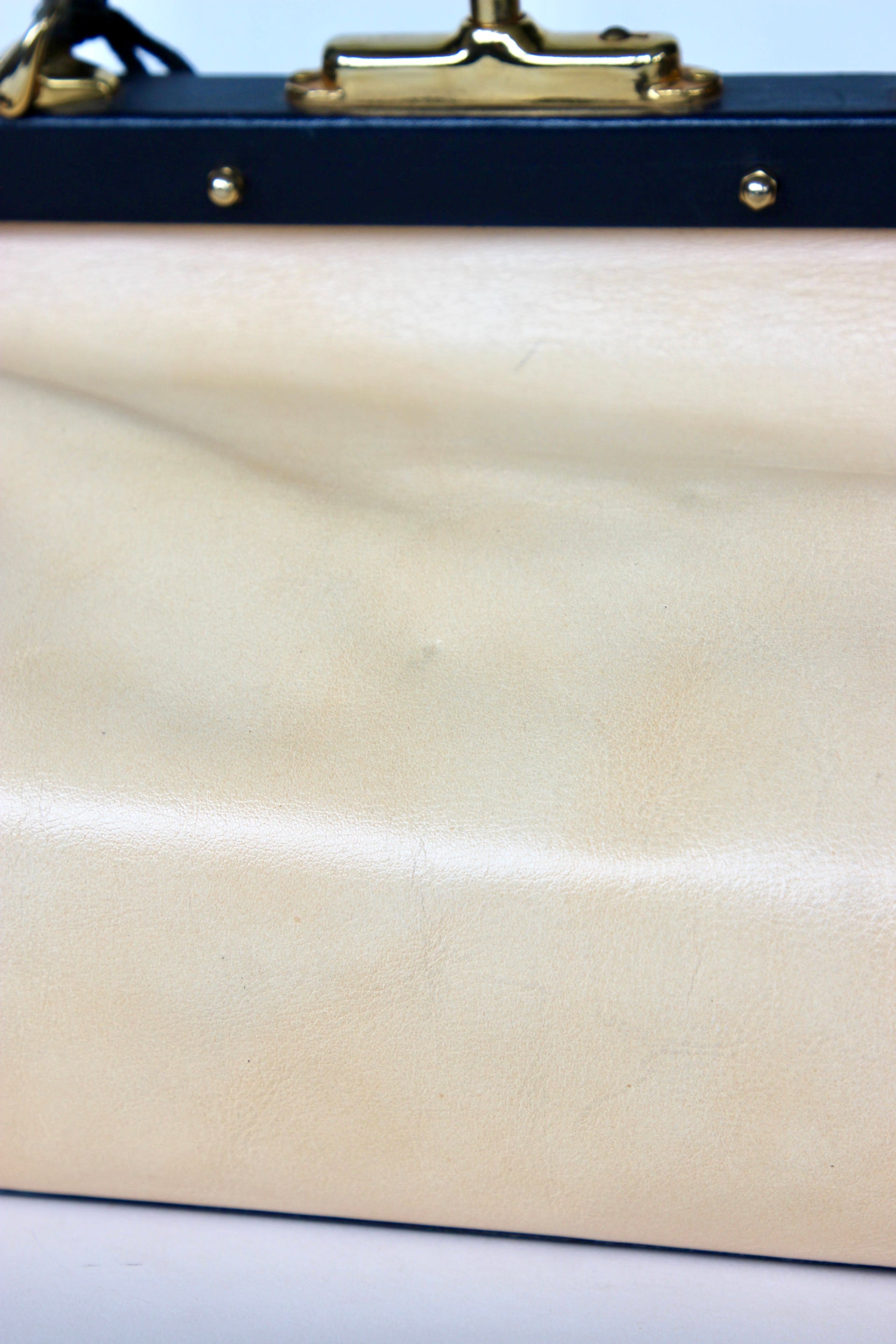 1950S 1960s Beige/Ivory Leather Top Handle Bag // Midwife Style Bag