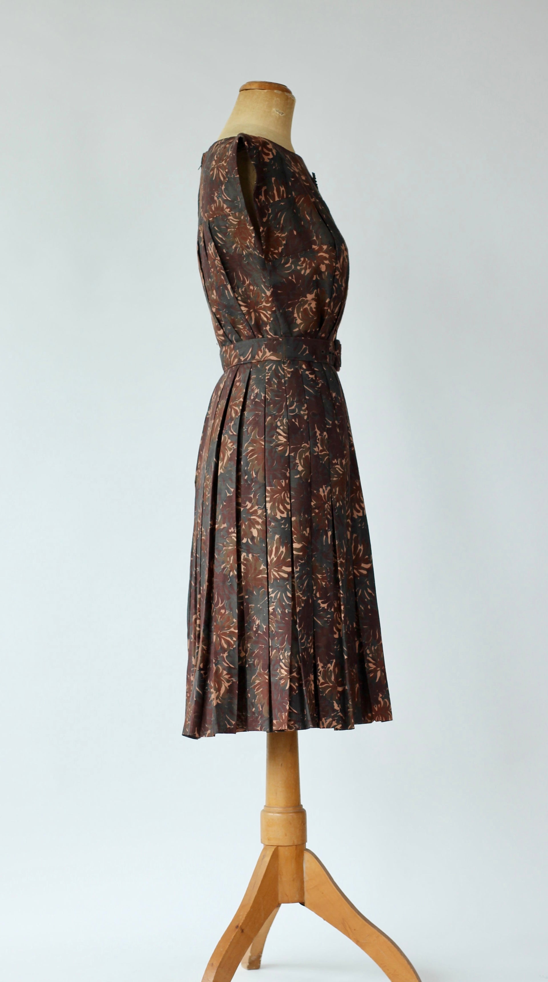 1950s Brown Cotton Dress with Abstract Floral Print//Size XS/S