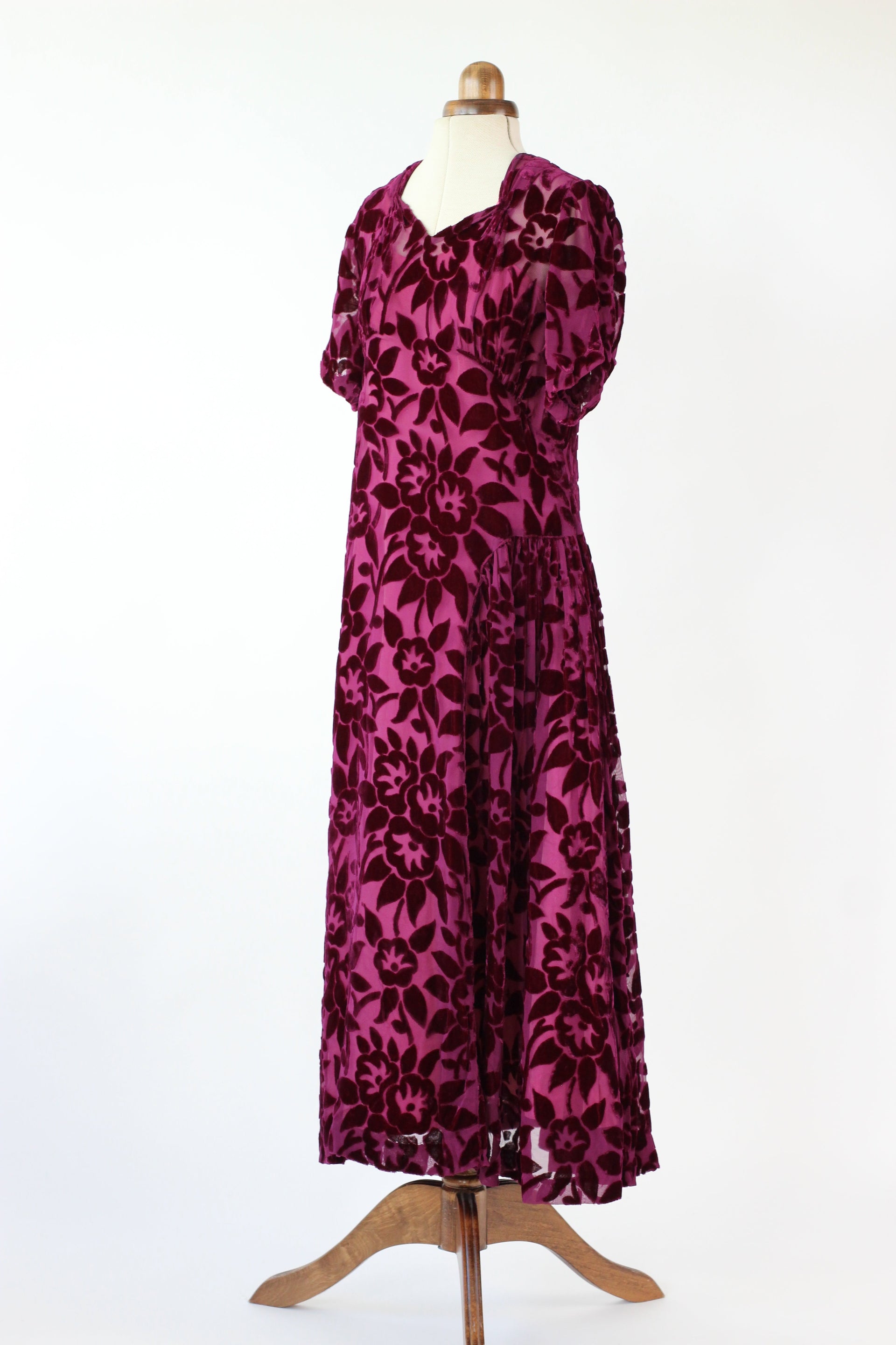 1930s 1940s Vintage Dark Purple Chiffon Dress with Velvet Flowers // Size S/M