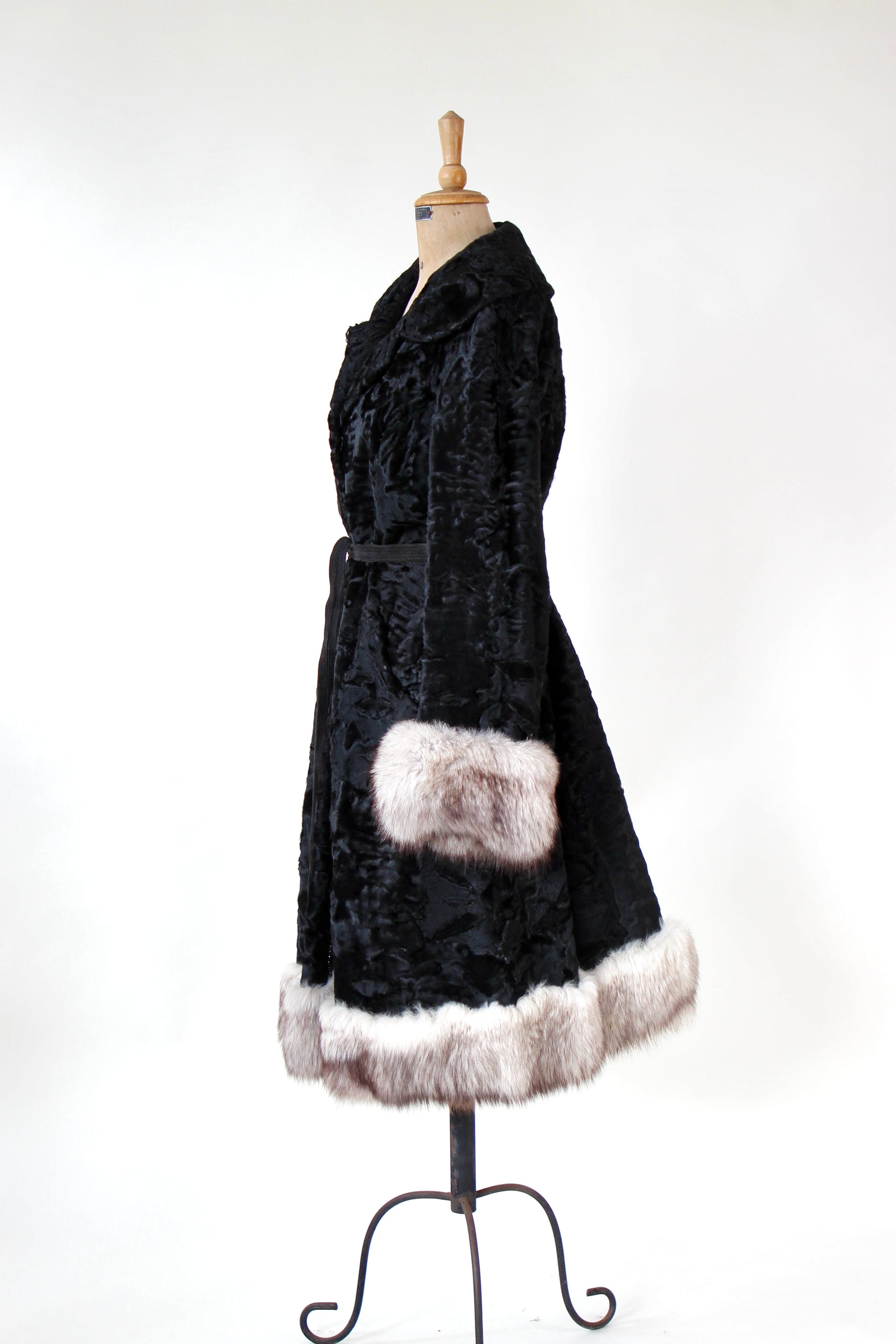 1950s Vintage Black Lamb Fur Coat // Size L/XL