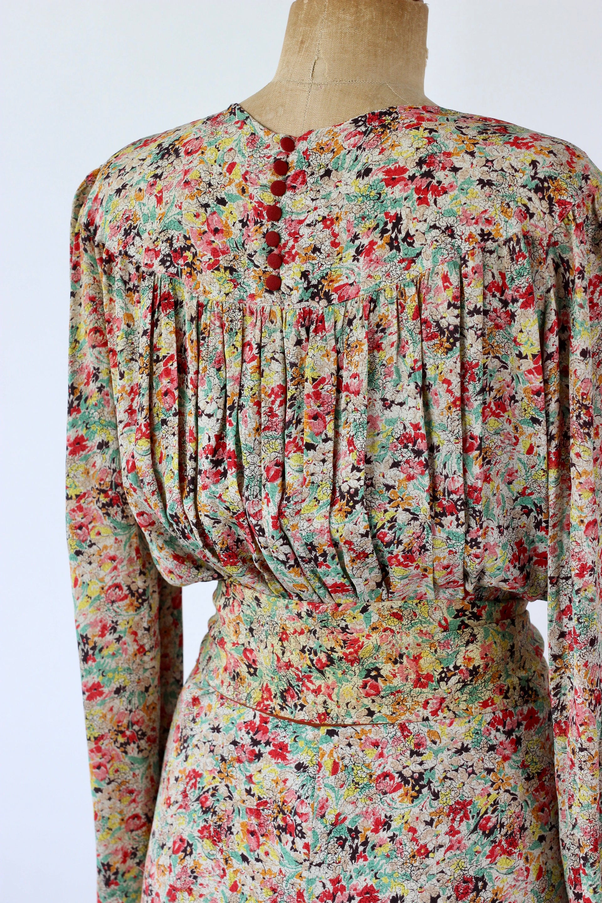 1940s Vintage Rayon Dress with Flower Print // Size M