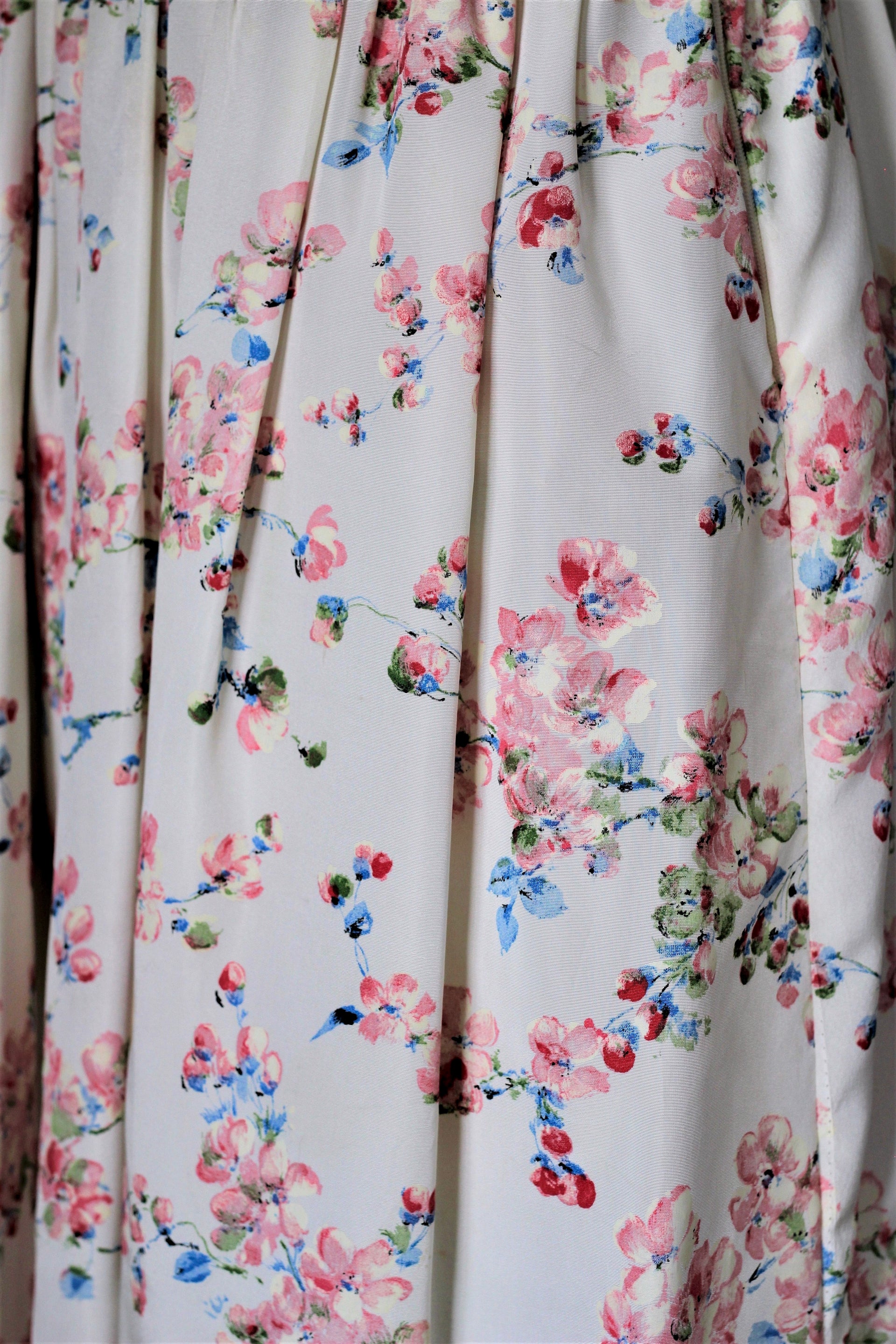 1950s White Taffeta Dress with Bolero//Blue and Pink Flowers//Size S/M