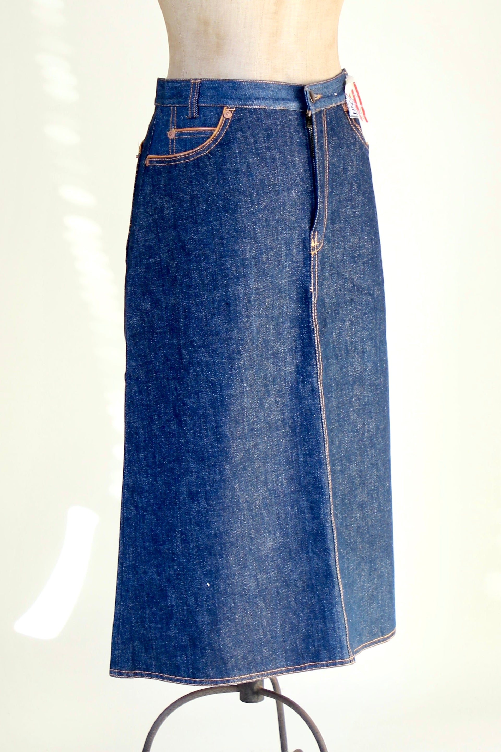 1970s DEADSTOCK Blue Denim Vintage Skirt With // Size M