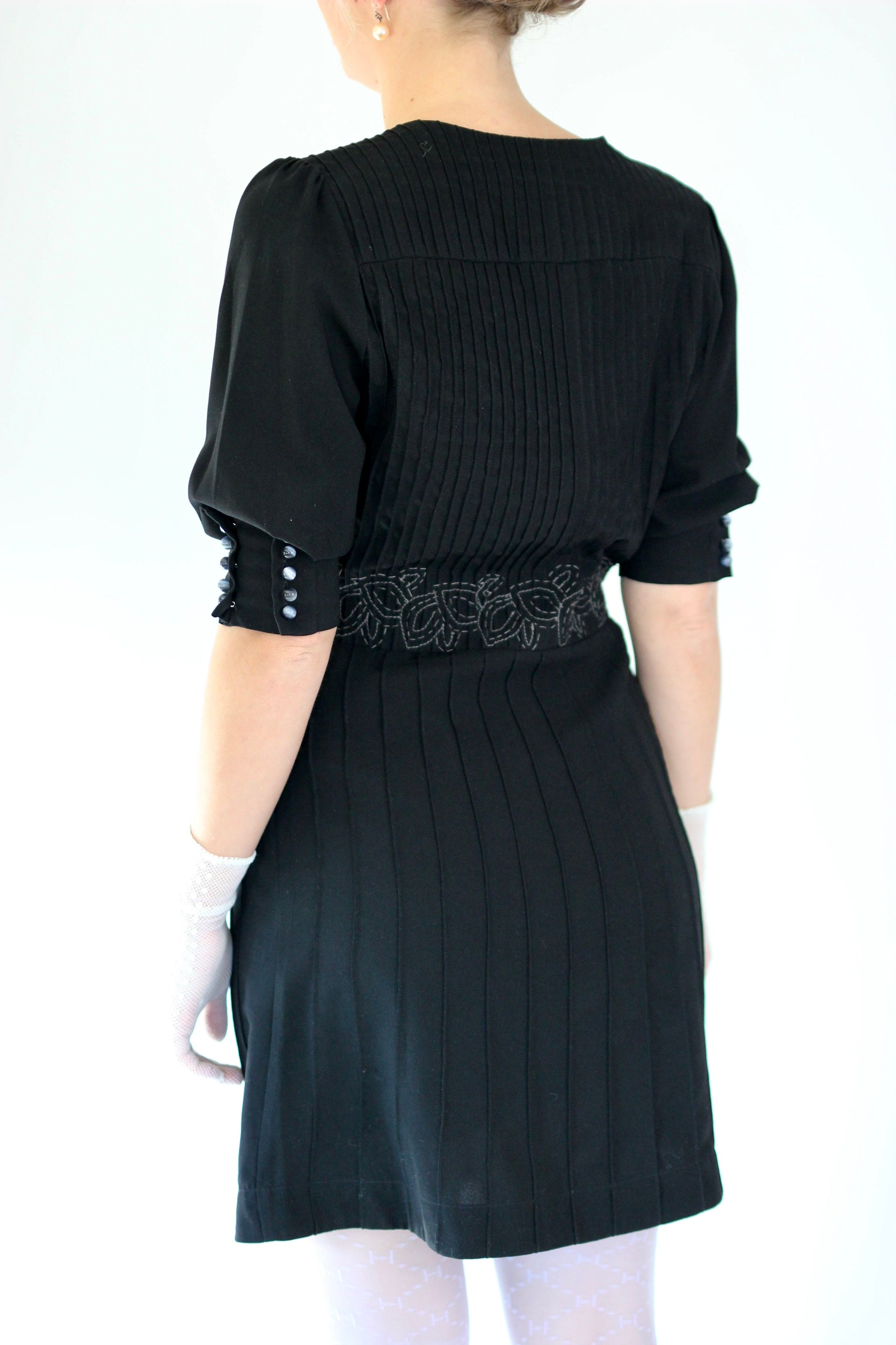 Vintage Black Mini Dress with Grey Embroidery//Size M