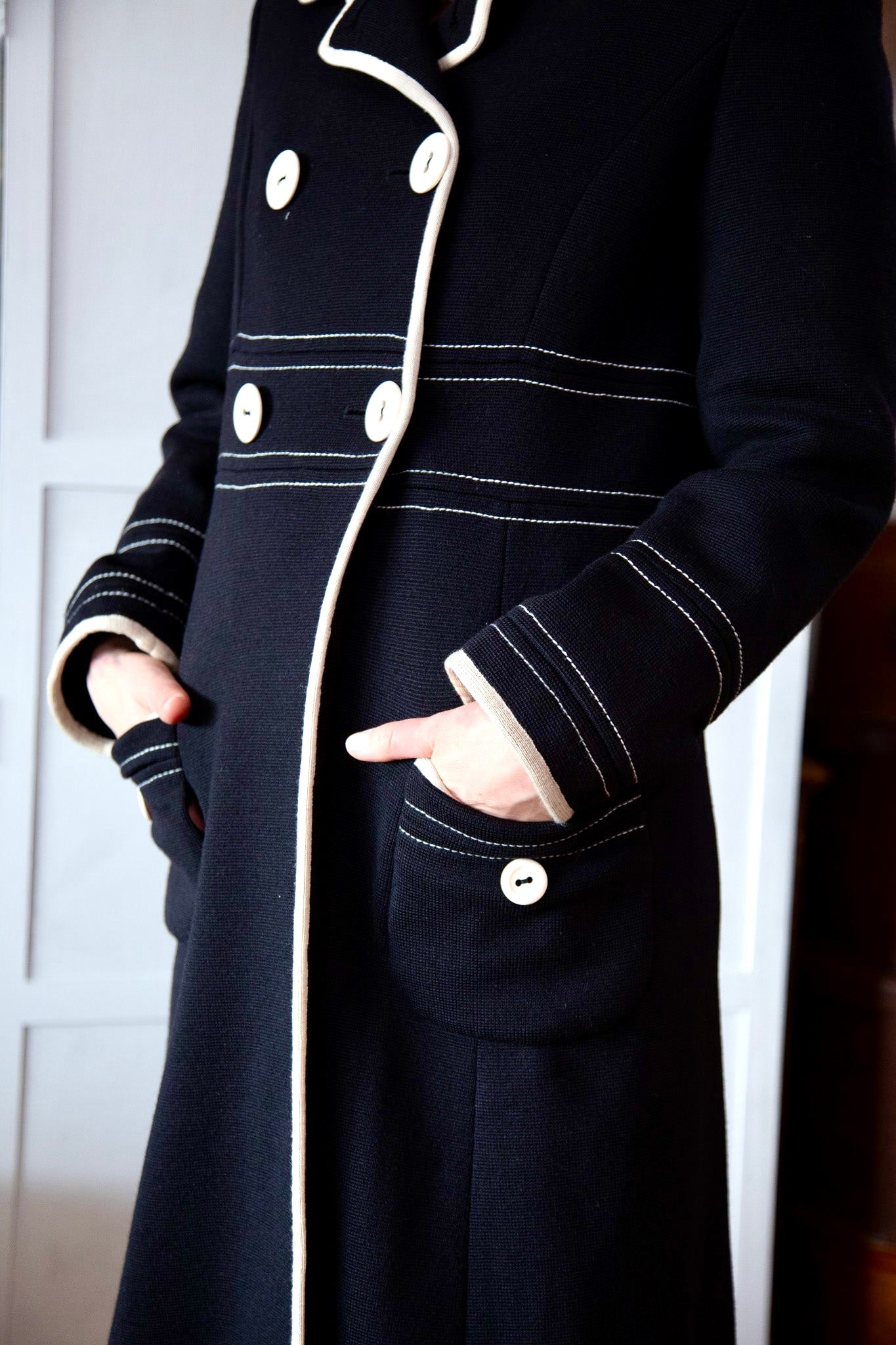 1960s Vintage Lusia Spagnoli Black and Ivory Wool Mod Coat//Size M