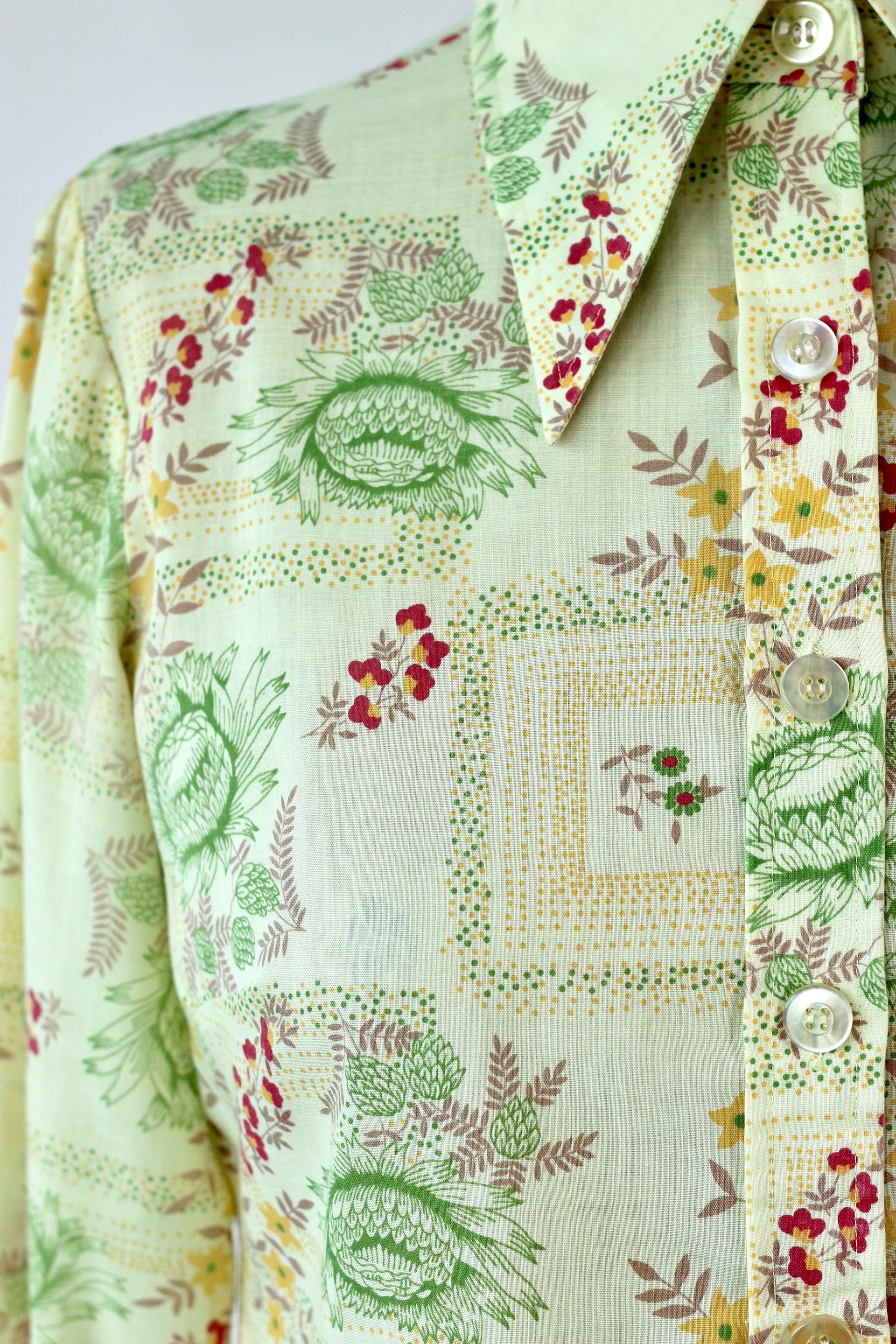 1970s Vintage Yellow Shirt with Floral Pattern // Size S/M