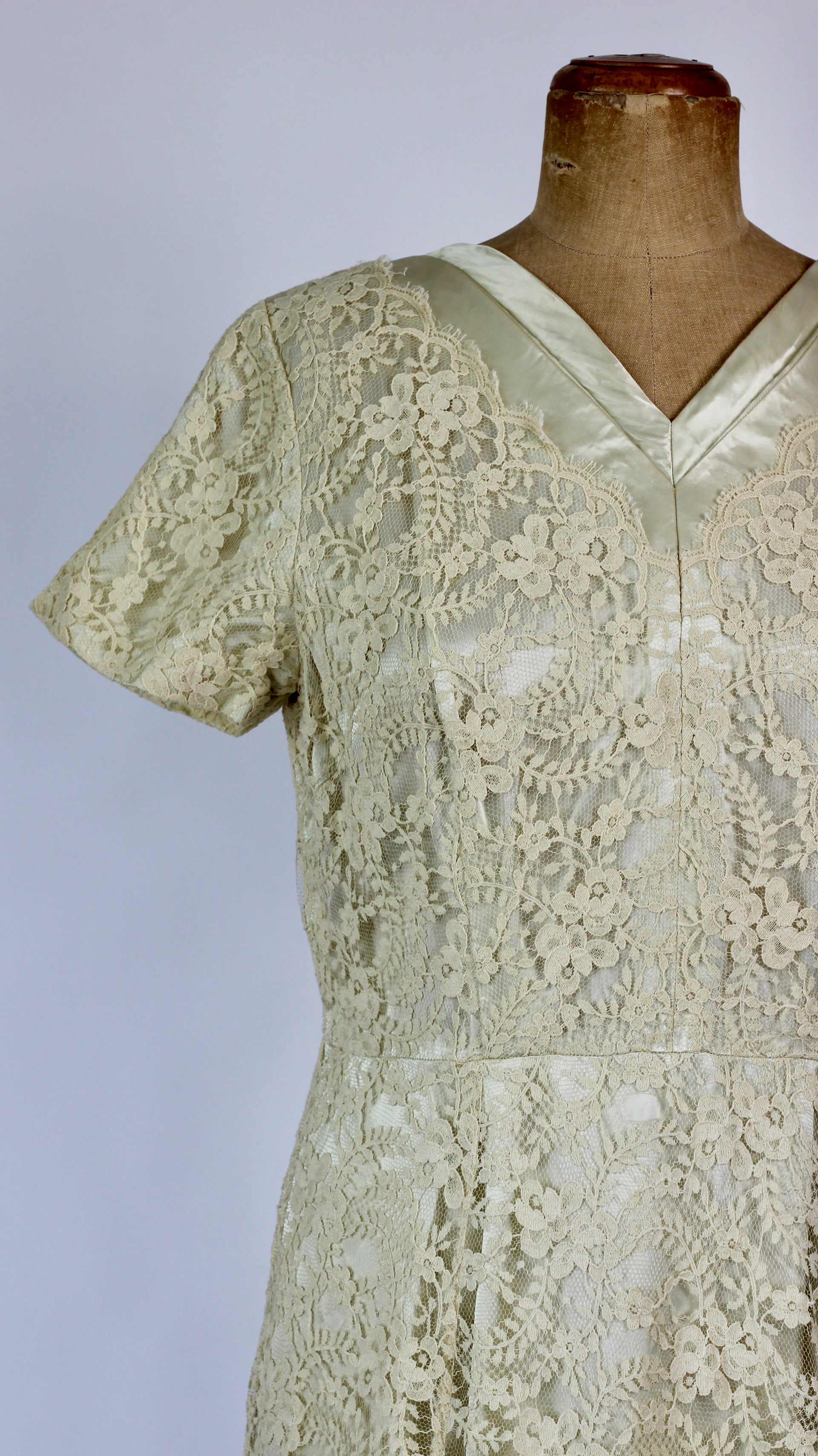 1950s Pale Yellow Lace/Satin Maxi Dress//Size L/XL