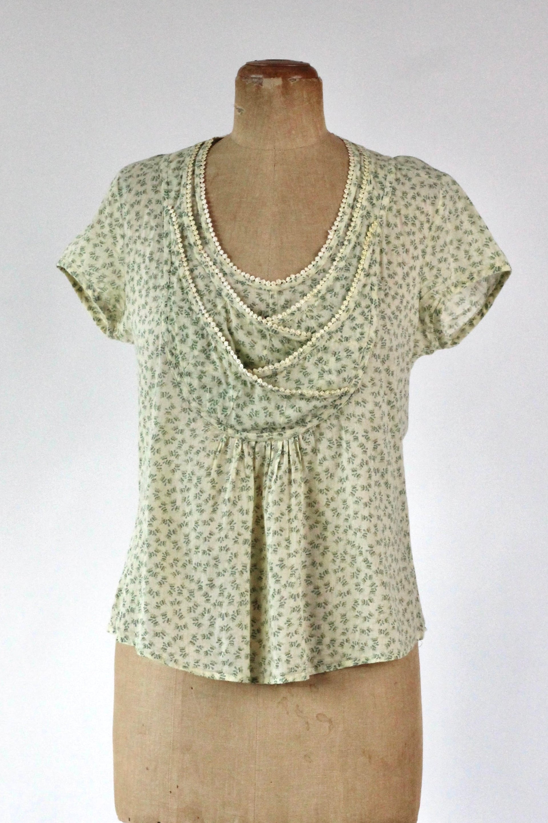 Y2K Vintage Light Yellow Floral Cotton Blouse//Danish Design//Size S/M
