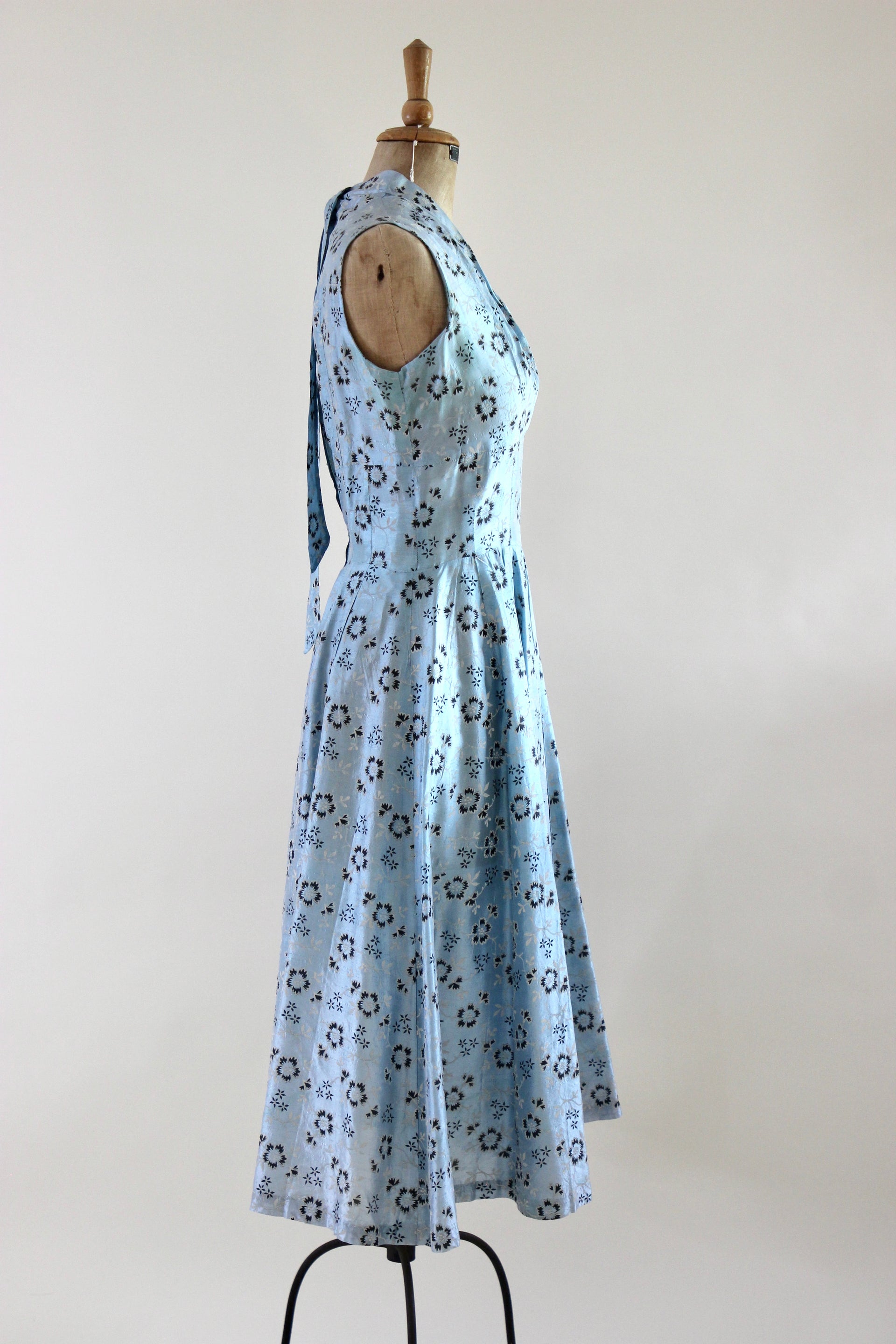1950s Light Blue Floral Dress//Size S/M