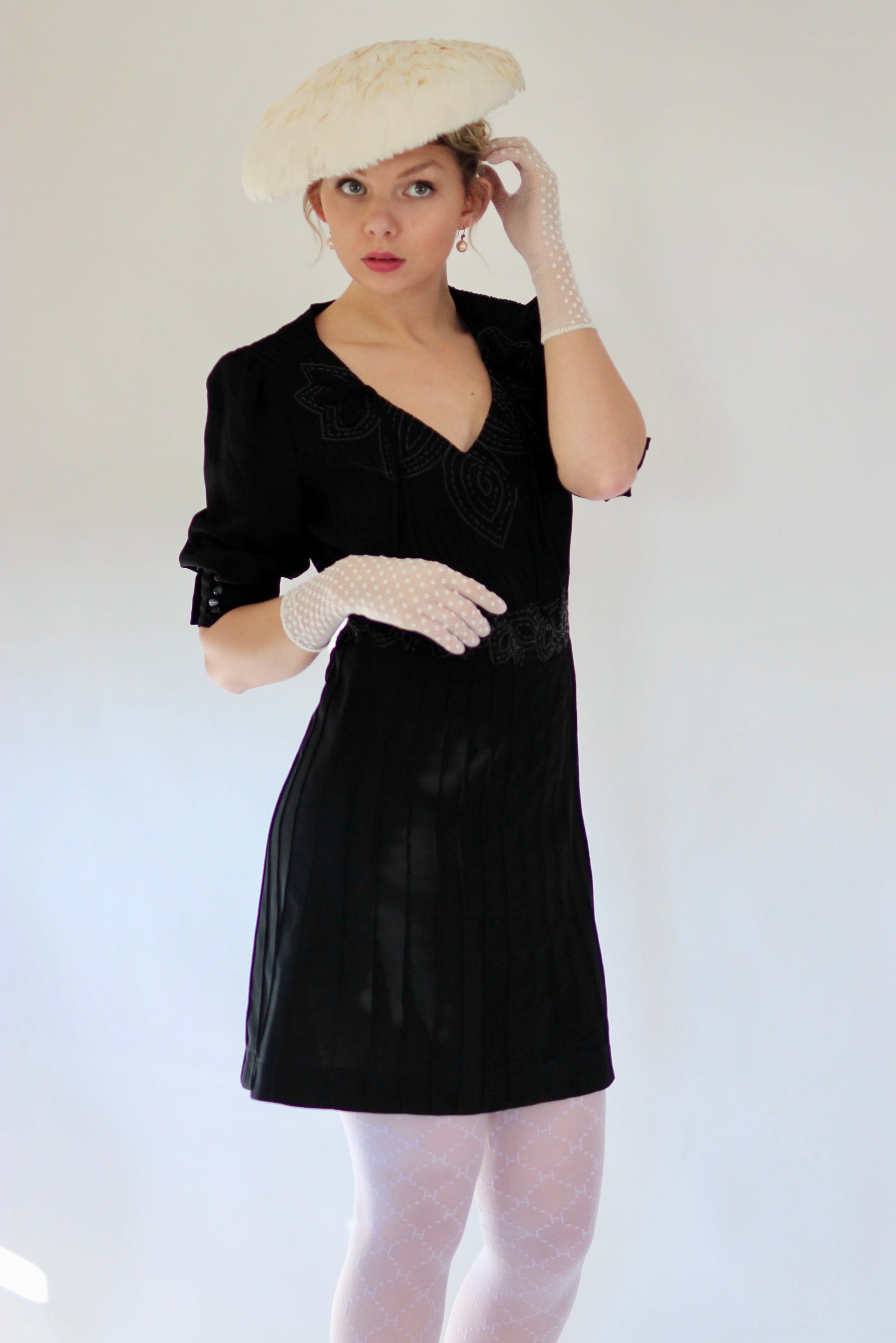 Vintage Black Mini Dress with Grey Embroidery//Size M