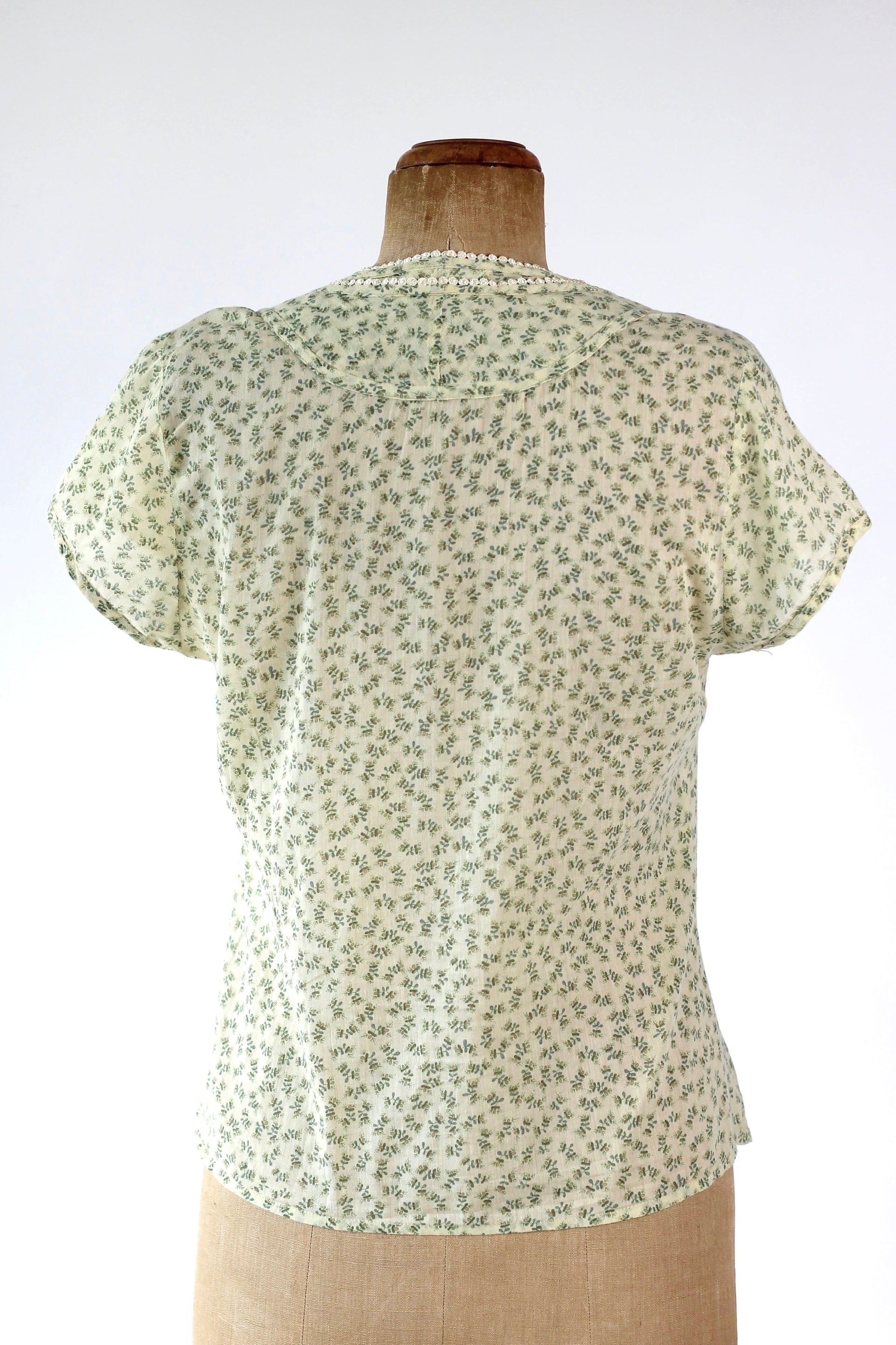 Y2K Vintage Light Yellow Floral Cotton Blouse//Danish Design//Size S/M