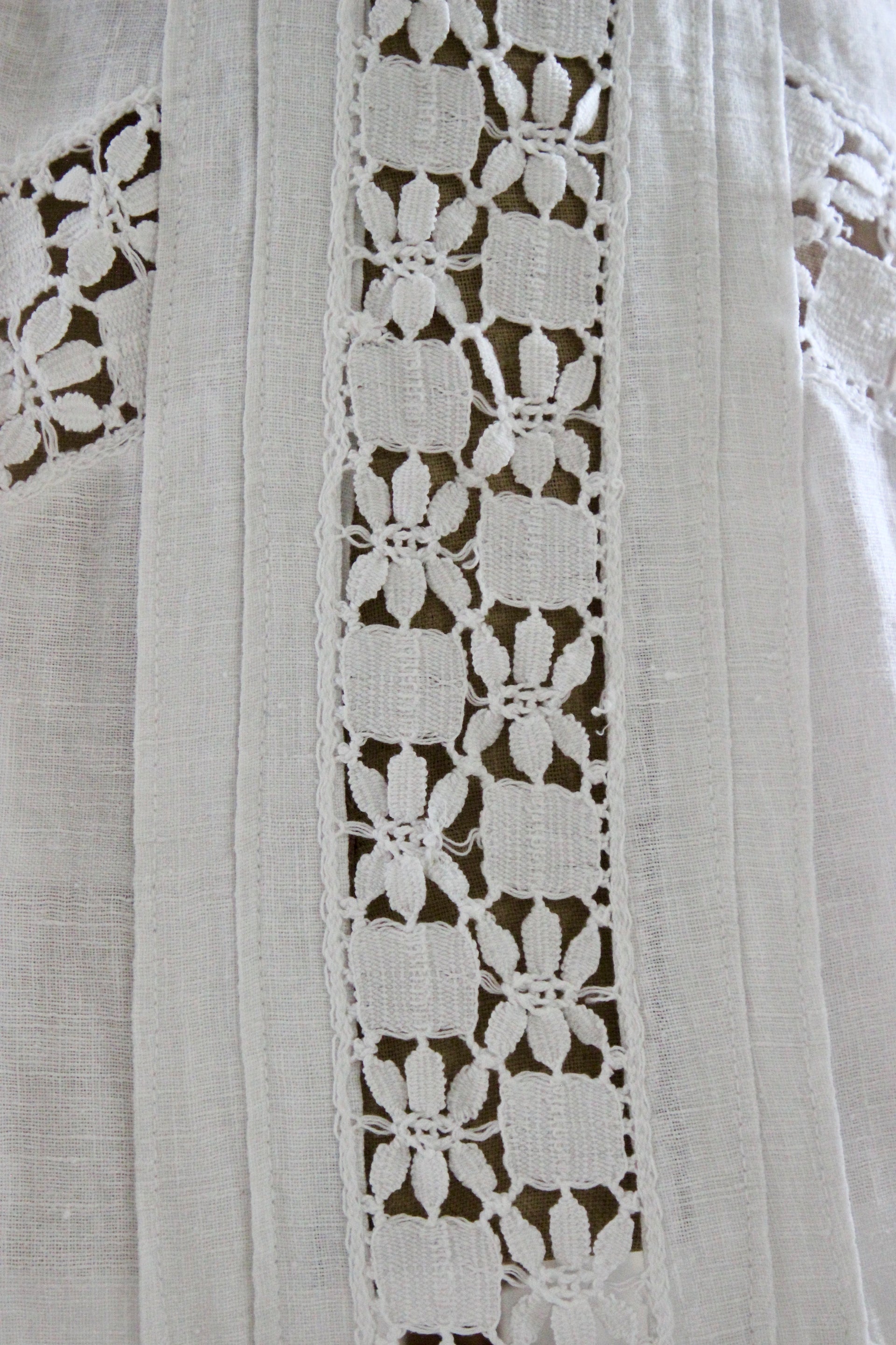 1960s 1970s High Waisted White Maxi Skirt // Size XS/S