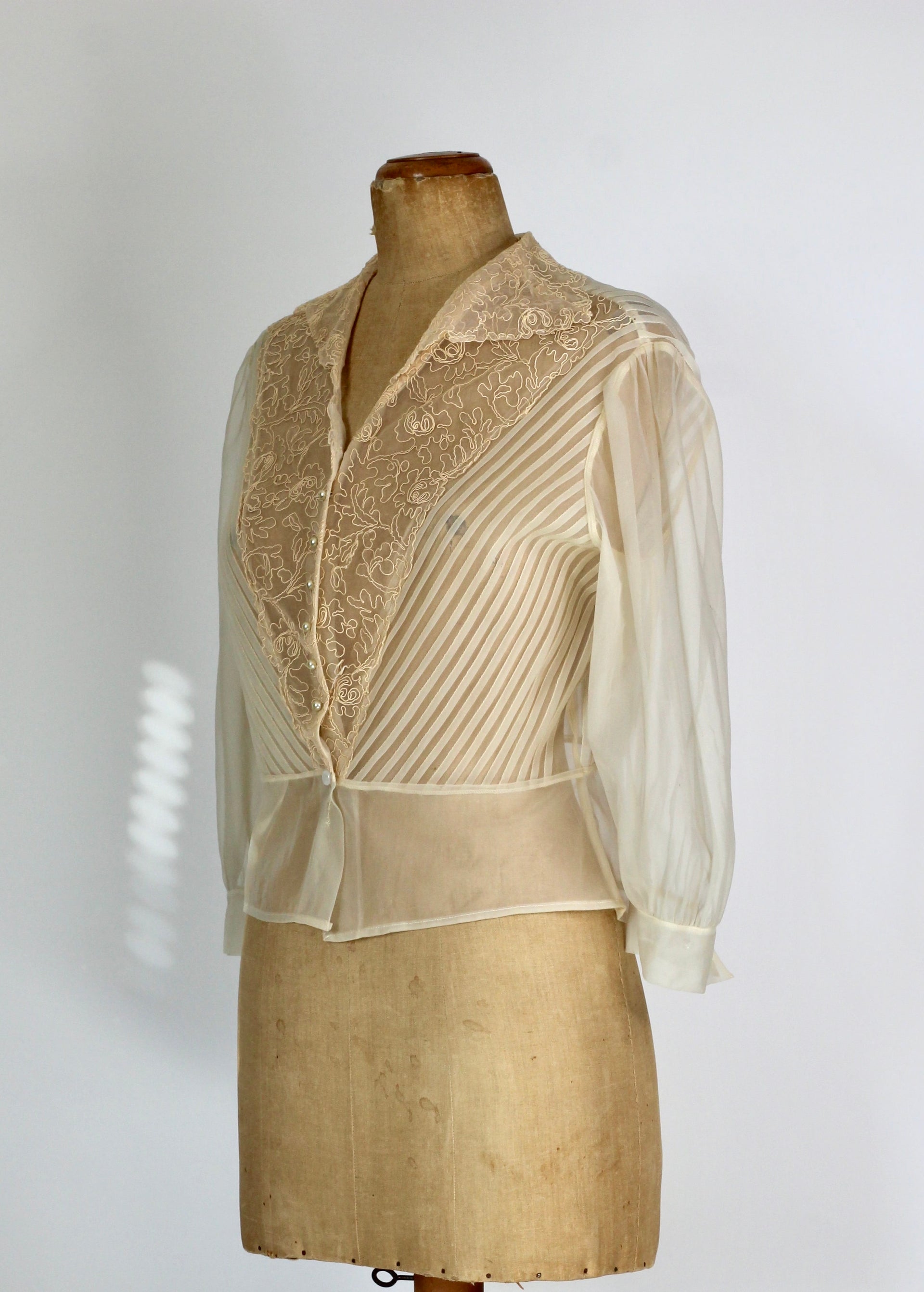 1950s Ivory Pleated Sheer Blouse with Cufflinks//Size M