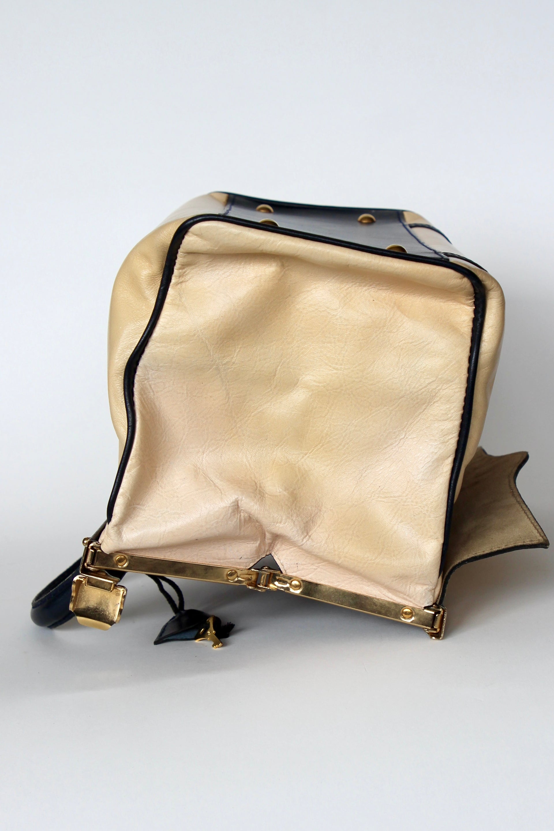 1950S 1960s Beige/Ivory Leather Top Handle Bag // Midwife Style Bag
