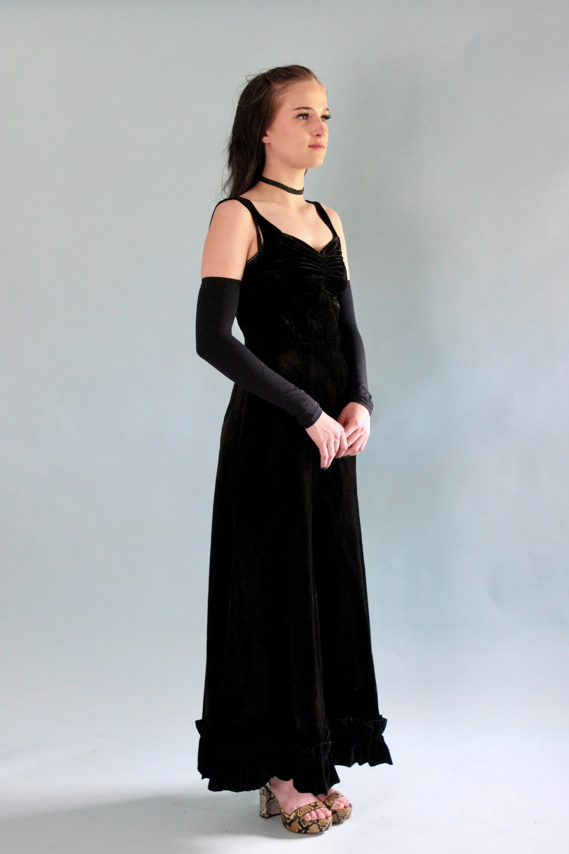 1930s Vintage Dark Brown and Black Velvet Evening Dress // Size XS/S