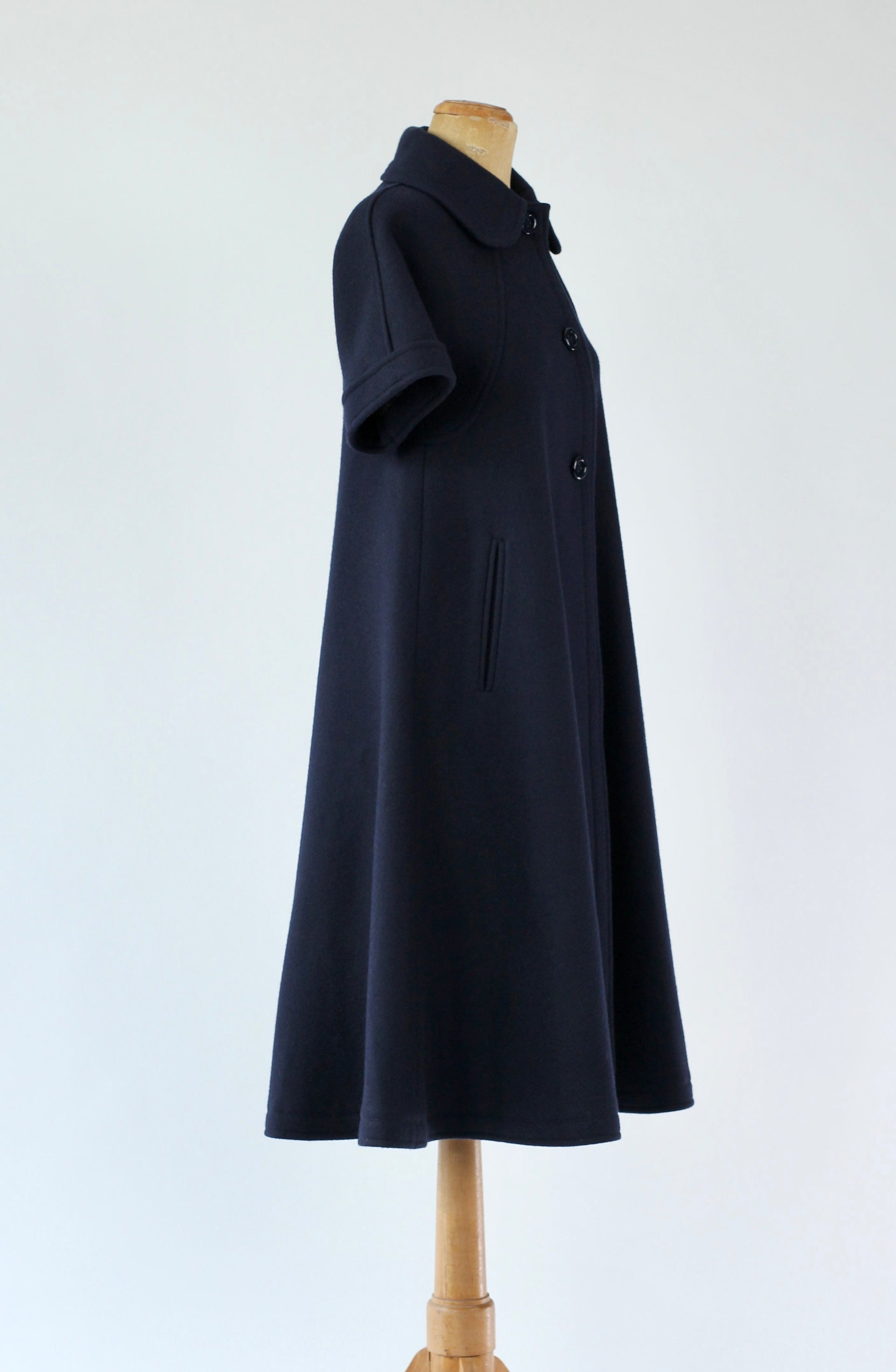 1970s Navy Blue Wool Coat//Short Sleeves//Size M