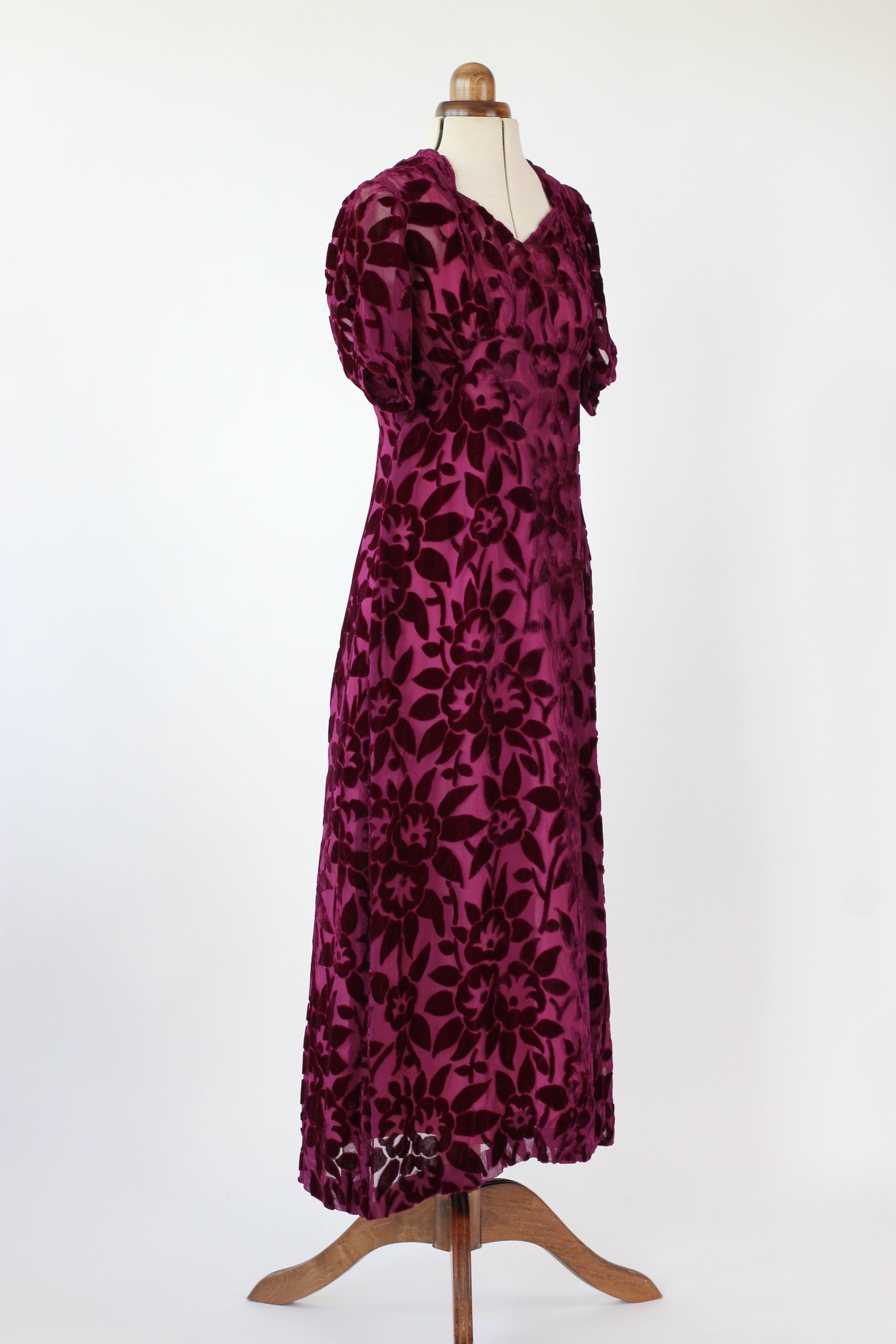 1930s 1940s Vintage Dark Purple Chiffon Dress with Velvet Flowers // Size S/M