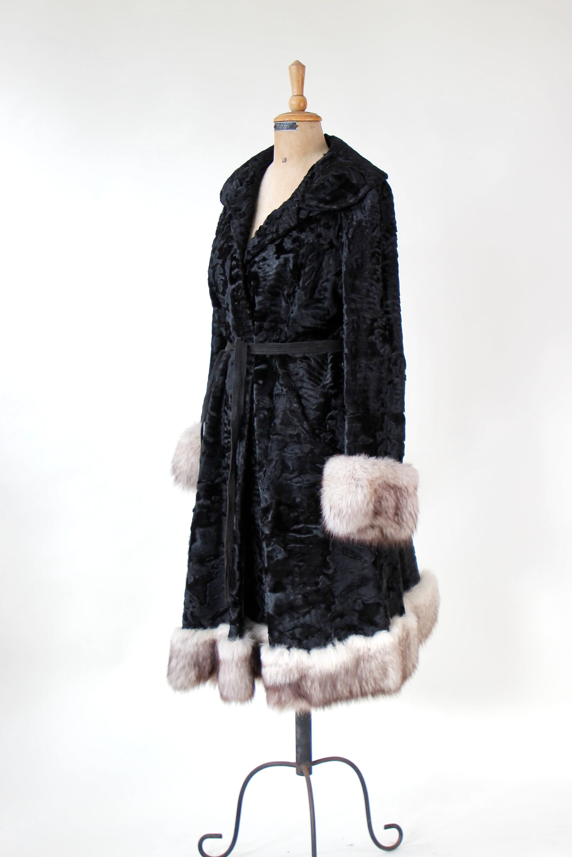 1950s Vintage Black Lamb Fur Coat // Size L/XL