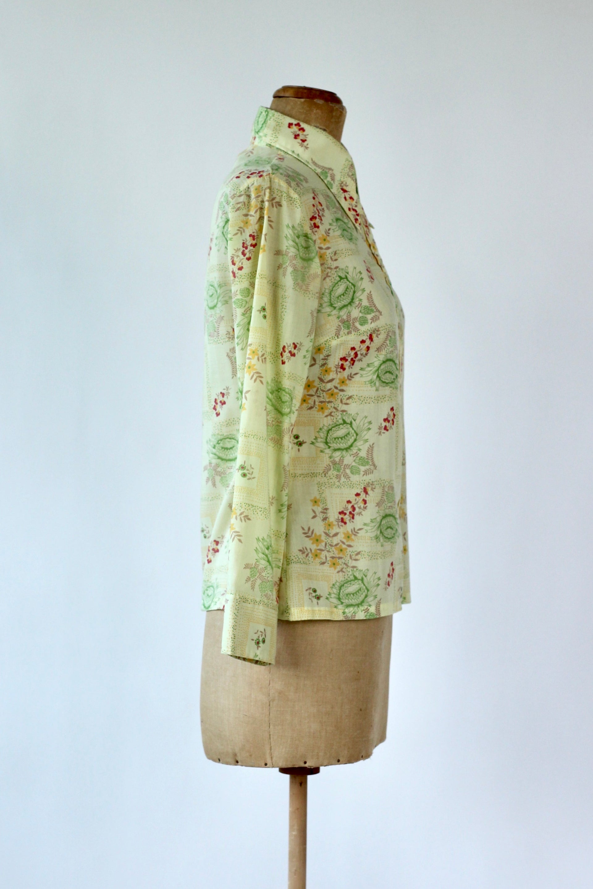 1970s Vintage Yellow Shirt with Floral Pattern // Size S/M