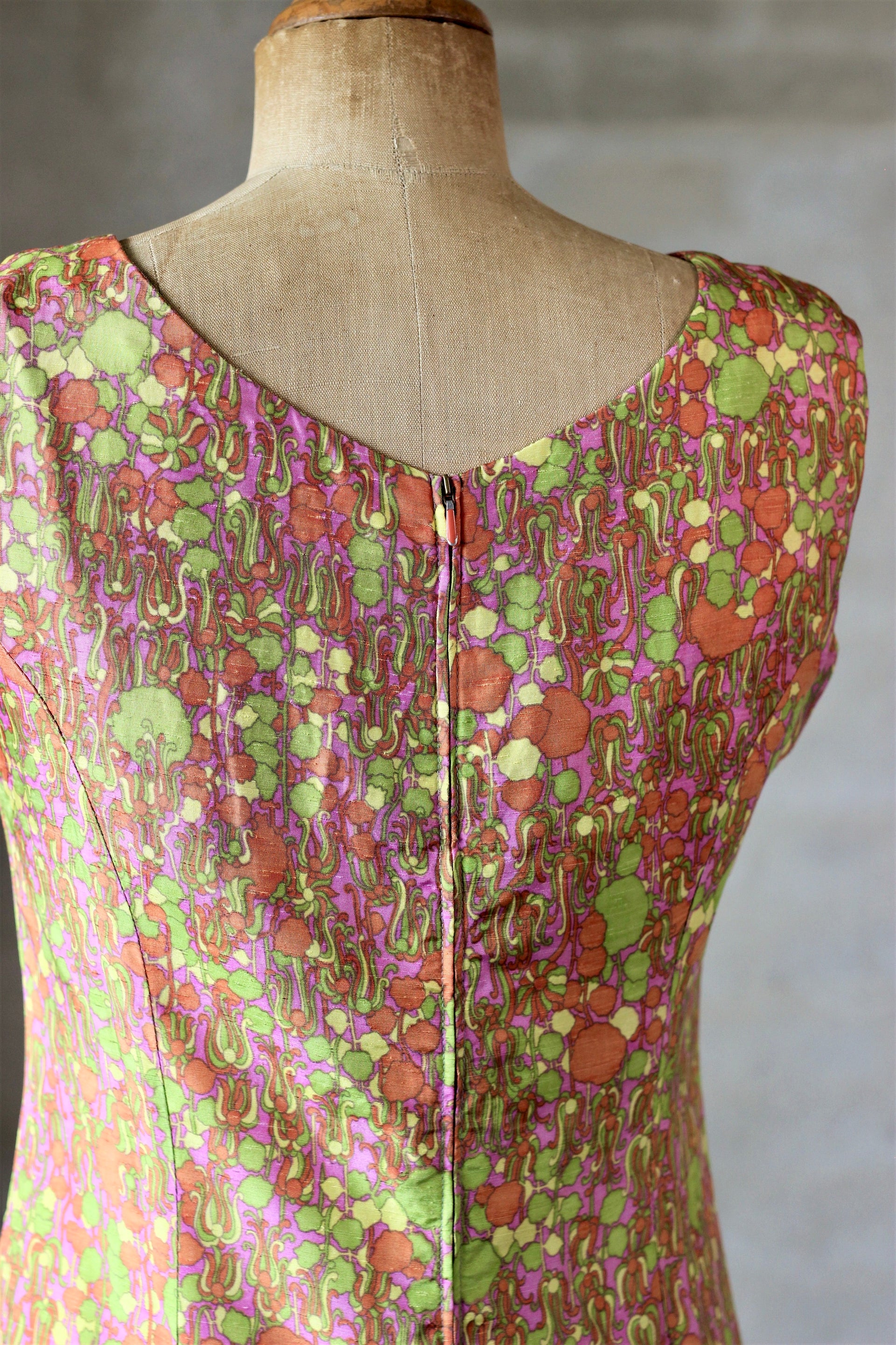 1970s Short Dress in Bright Colors//Size M