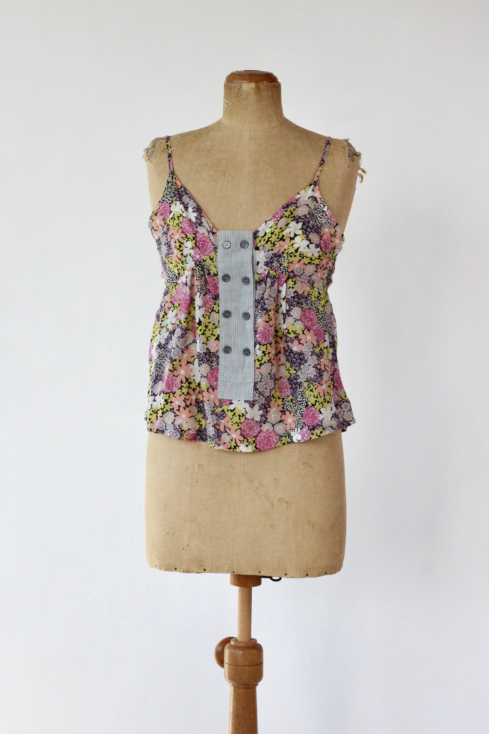Vintage Floral Silk Top in Bright Colors //Danish Design//Size M