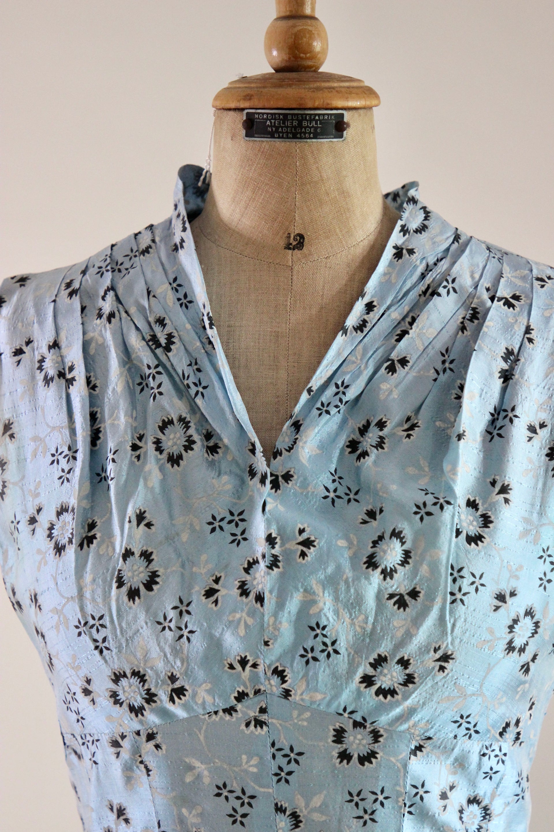 1950s Light Blue Floral Dress//Size S/M