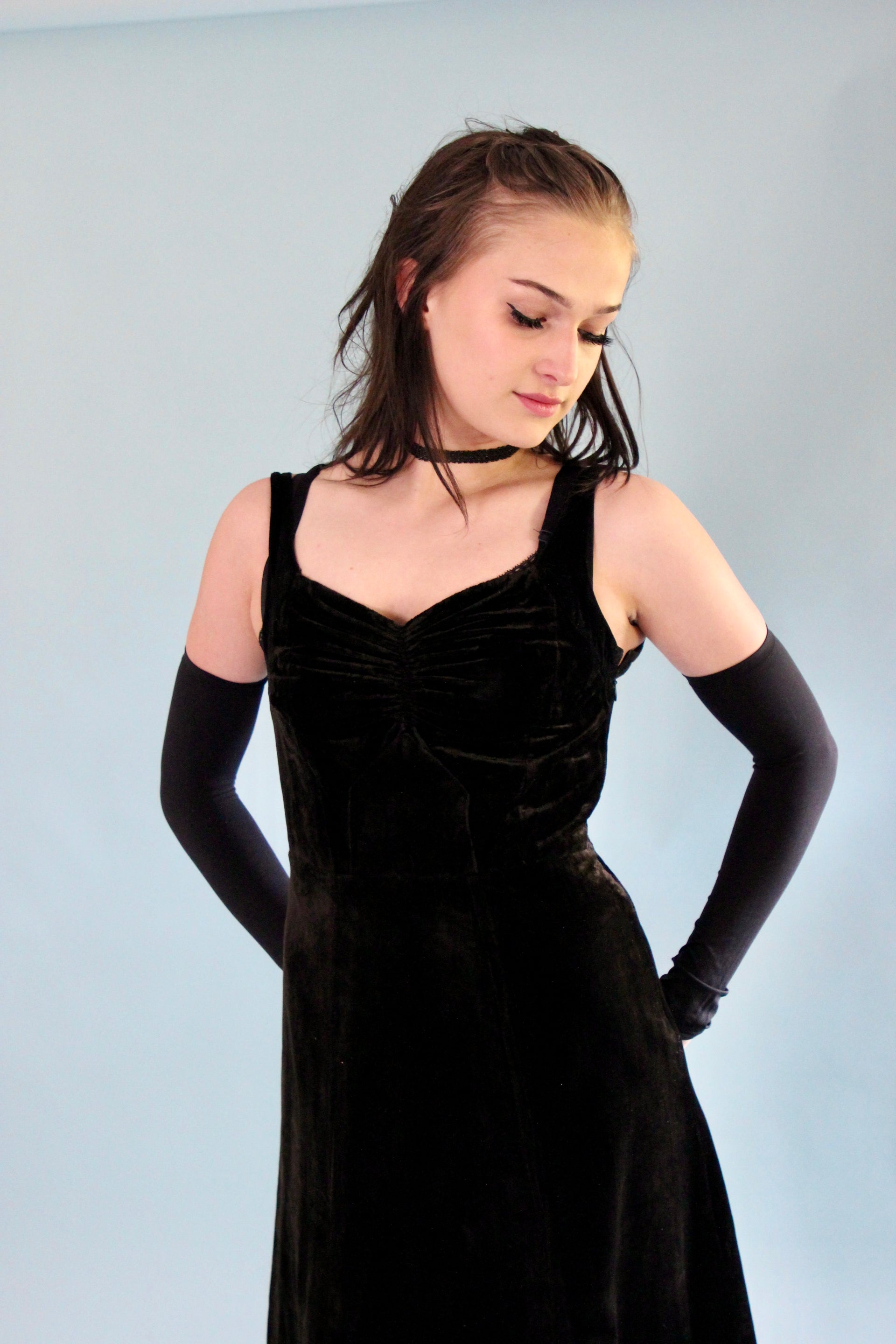 1930s Vintage Dark Brown and Black Velvet Evening Dress // Size XS/S