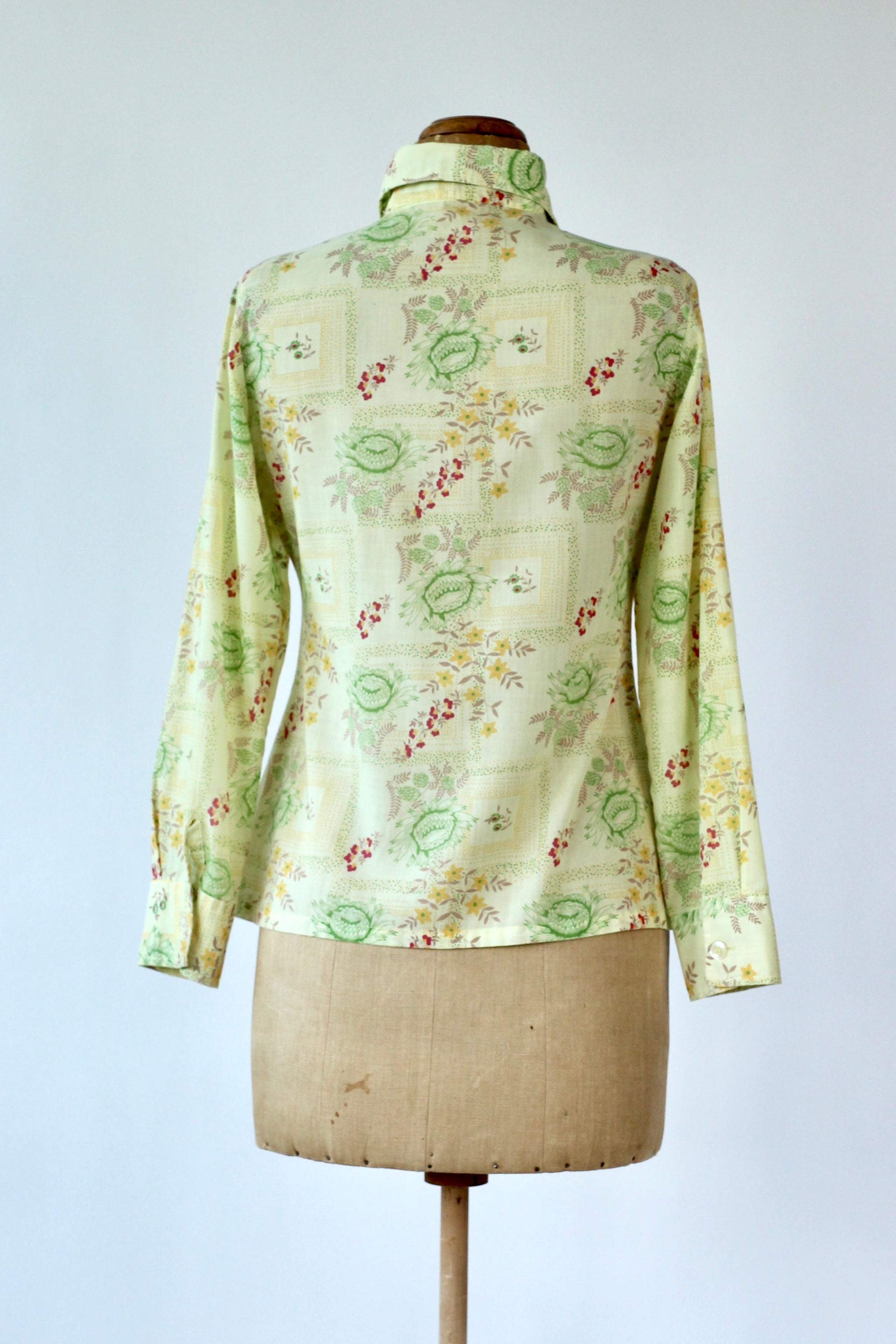 1970s Vintage Yellow Shirt with Floral Pattern // Size S/M