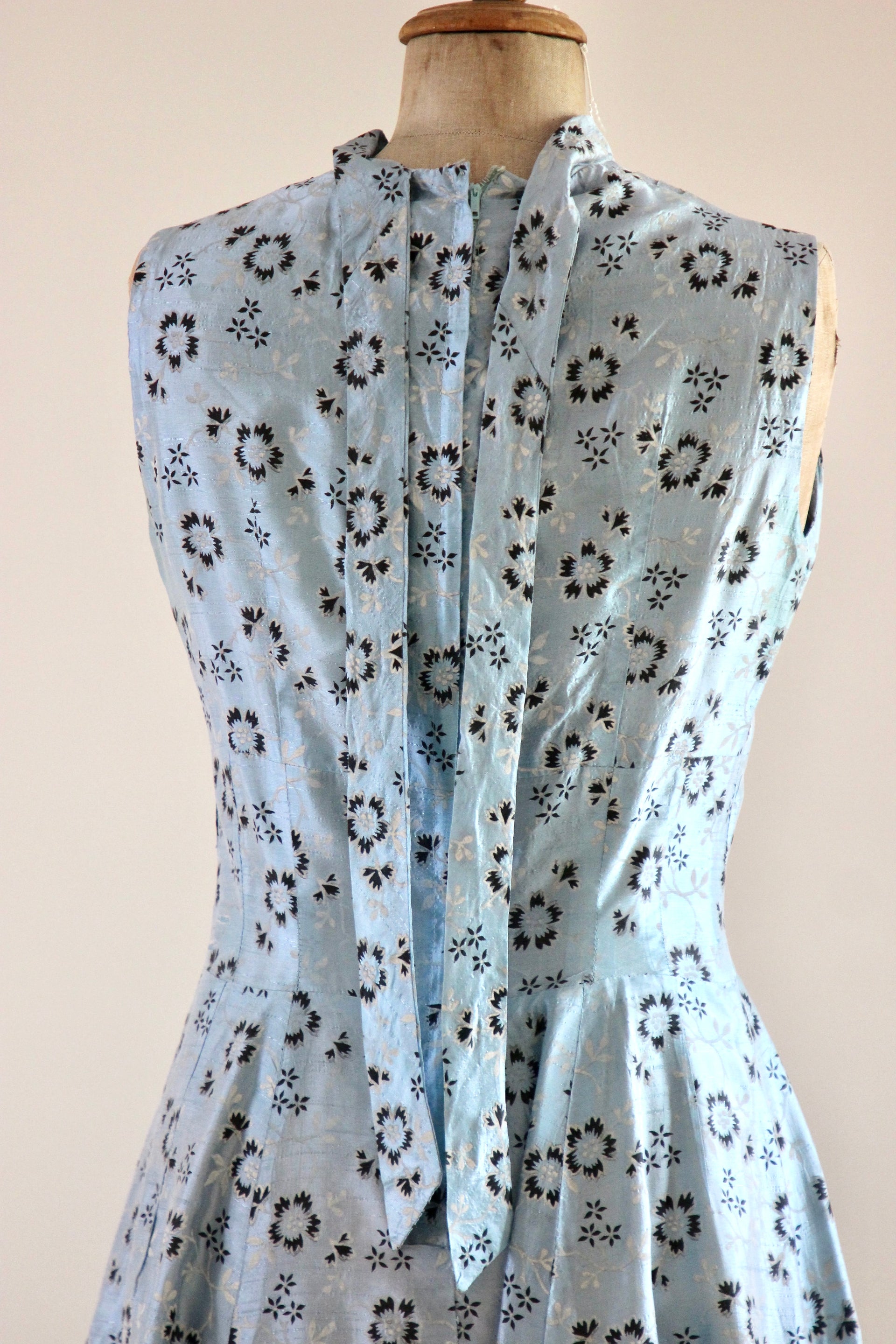 1950s Light Blue Floral Dress//Size S/M